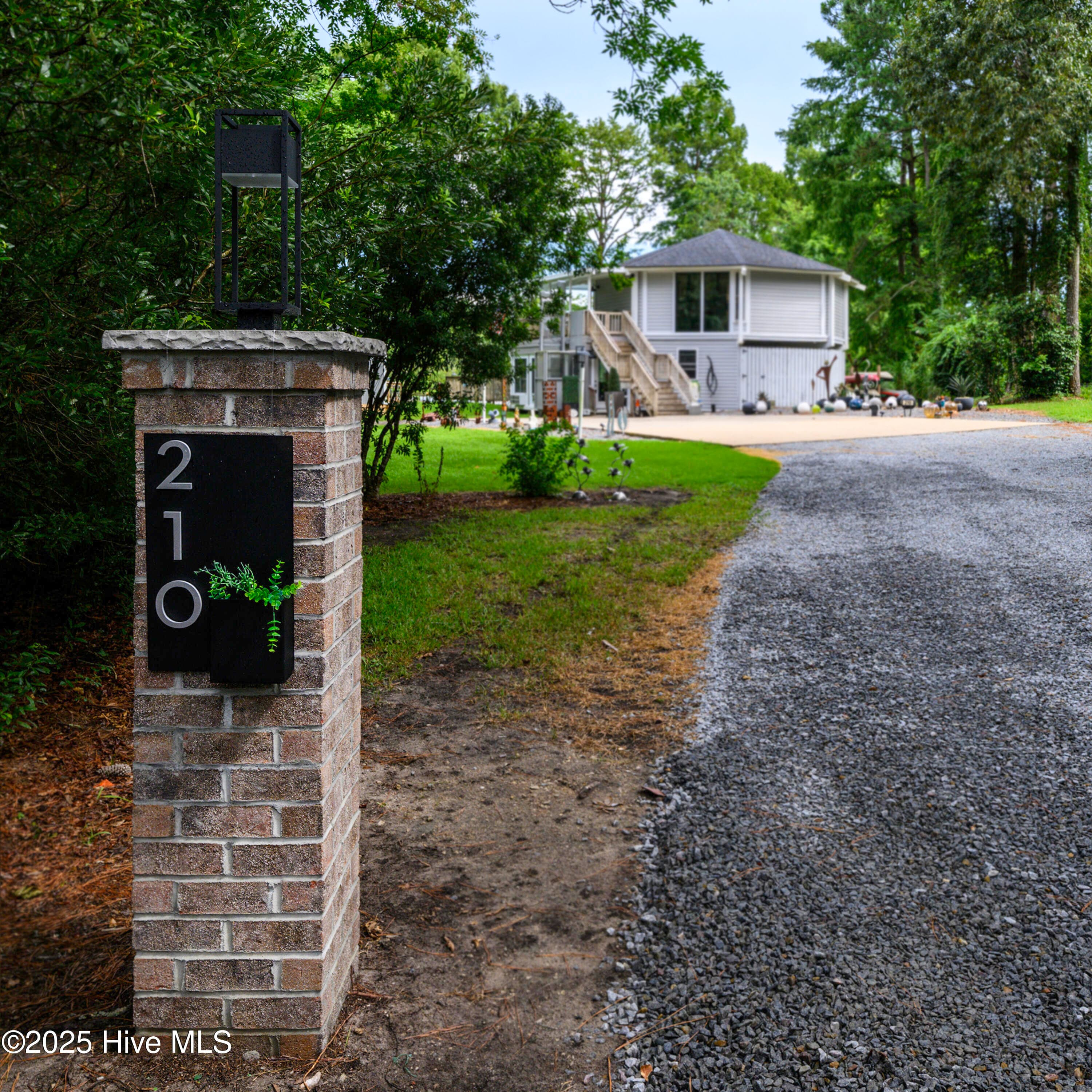 Single Family Residence at 210 Gangplank Road, New Bern, NC 28562, photo 10 of 86