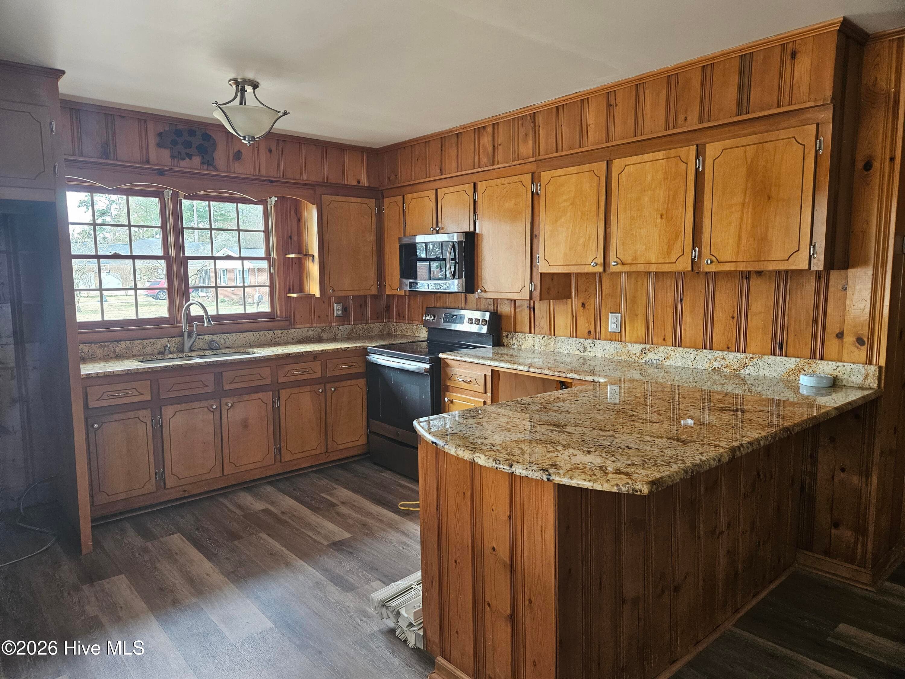 Single Family Residence at 309 Fairfax Street, Clinton, NC 28328, photo 2 of 2