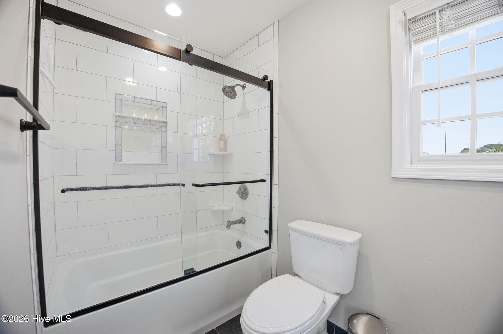 Upstairs Full Bath - 412 E 2nd Street, Washington, NC 27889