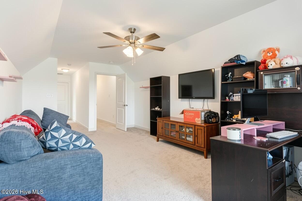 Large bonus room to use as you choose - 2019 Tarpon Trail, New Bern, NC 28562