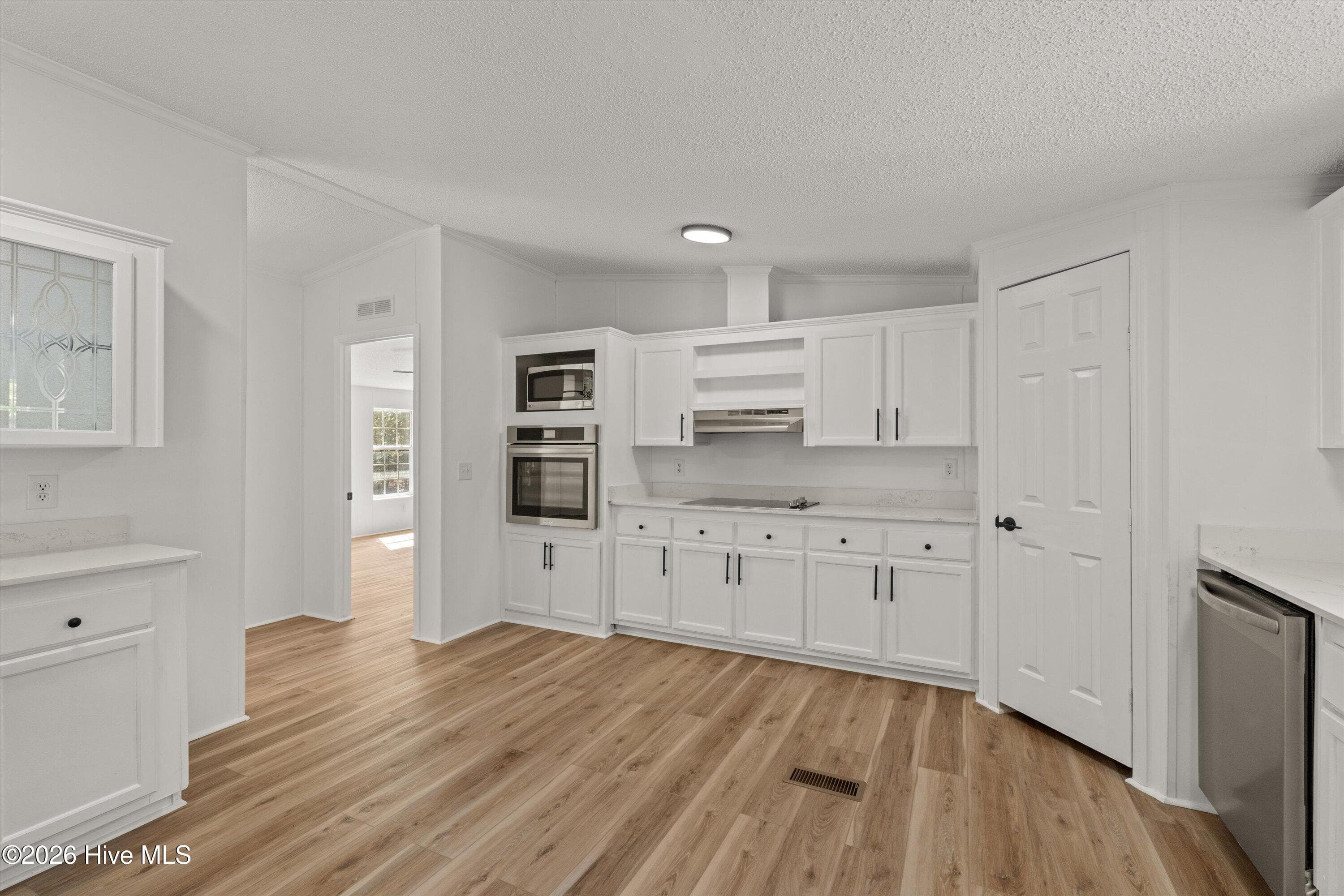 Manufactured Home at 34 Starling Court, Aiken, SC 29805, Aiken, photo 3 of 66