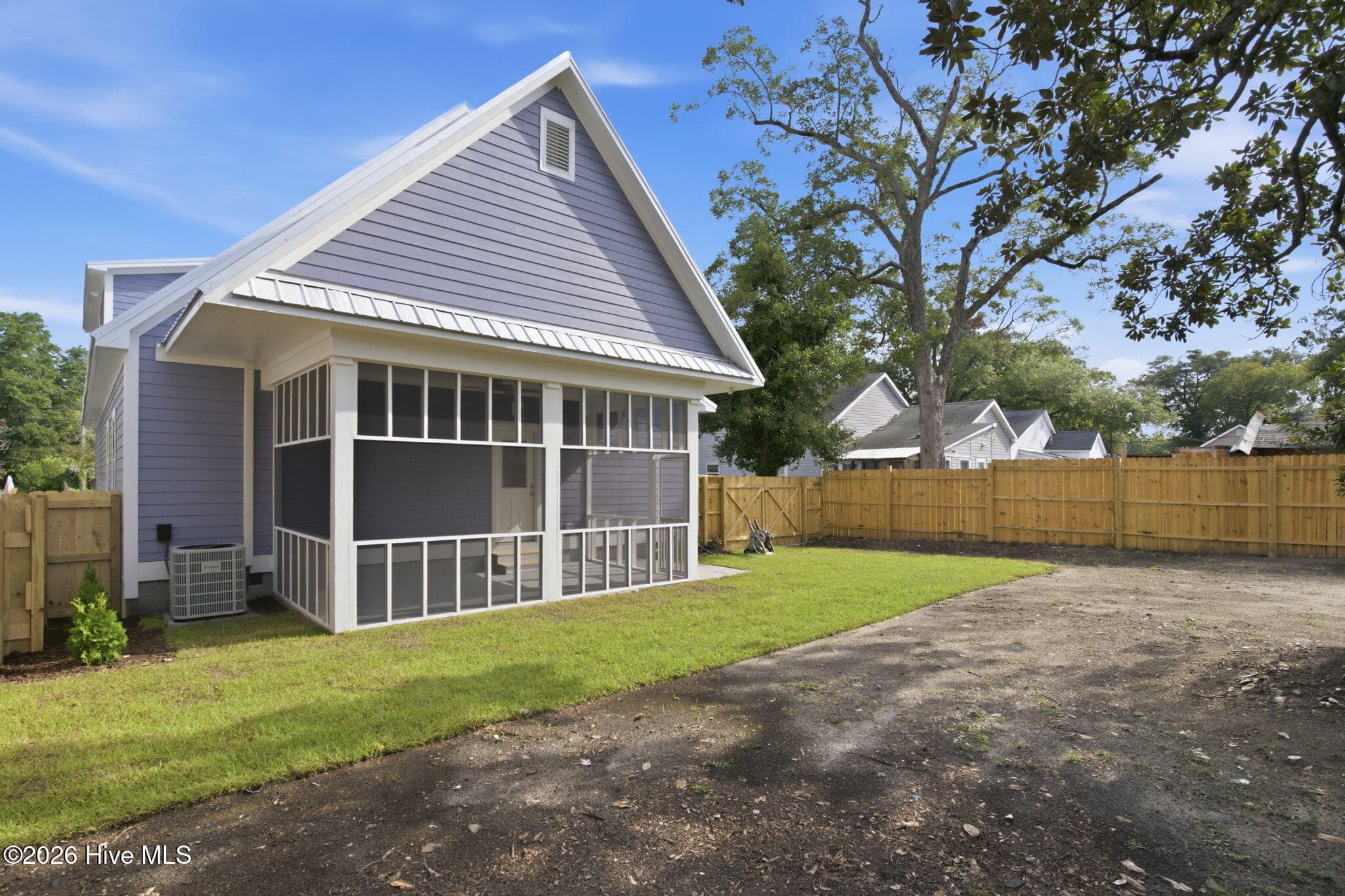 Single Family Residence at 512 Queen Street, Wilmington, NC 28401, photo 88 of 95