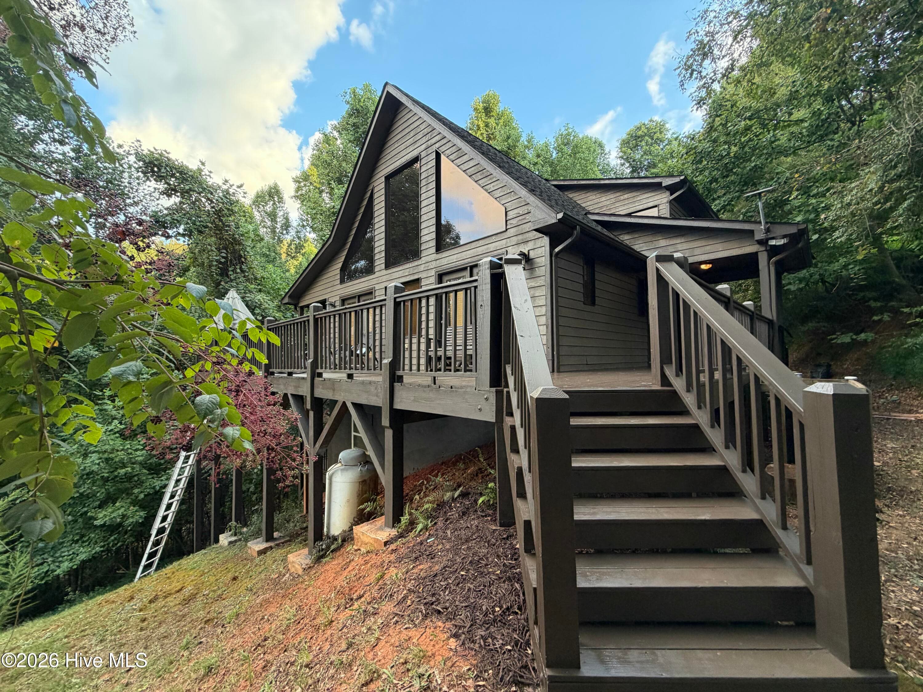 Single Family Residence at 660 Buck Ridge Drive, Murphy, NC 28906, photo 2 of 77