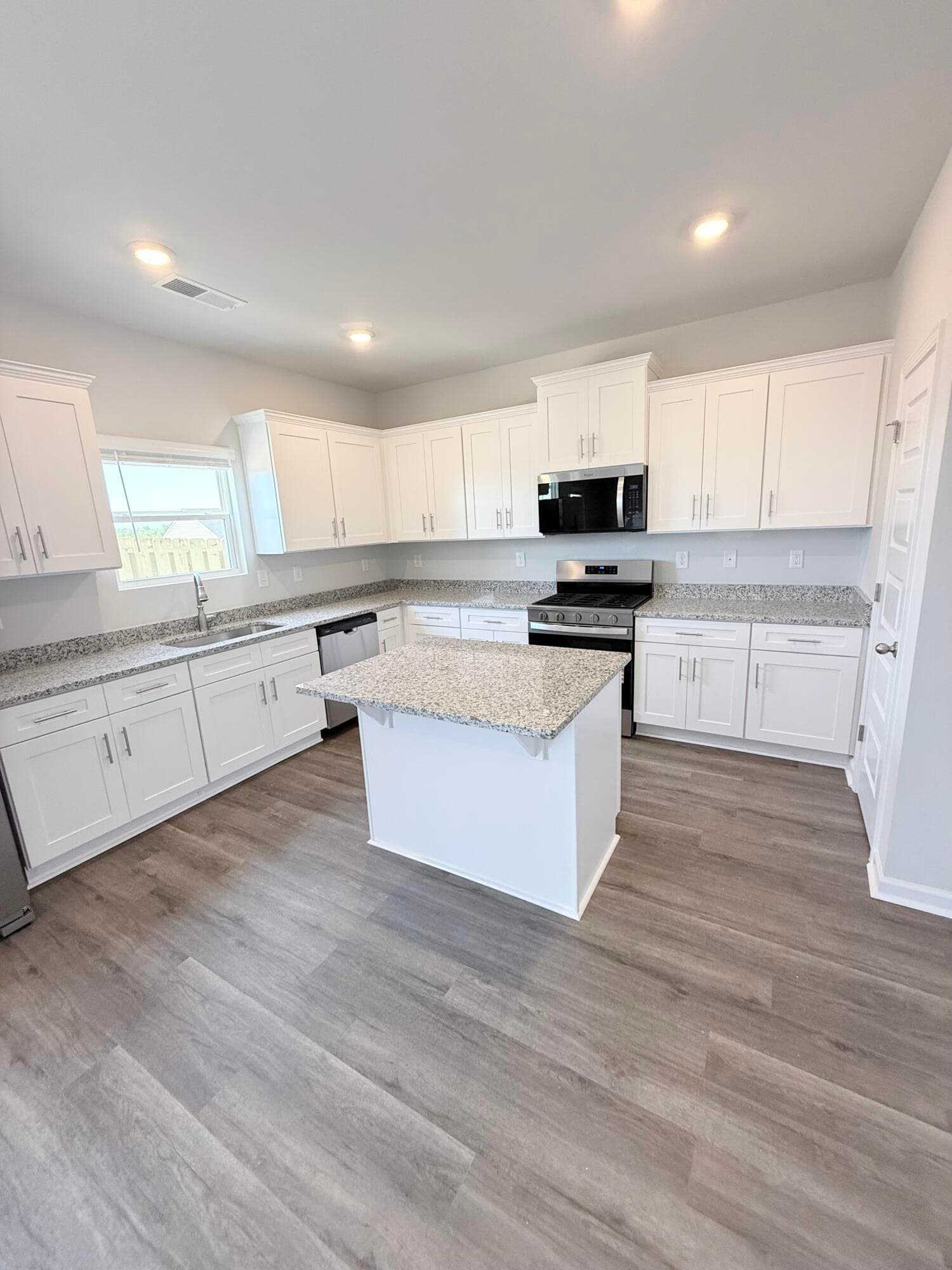 Single Family Residence at 811 Dara Corners, Grovetown, GA 30813, photo 5 of 24