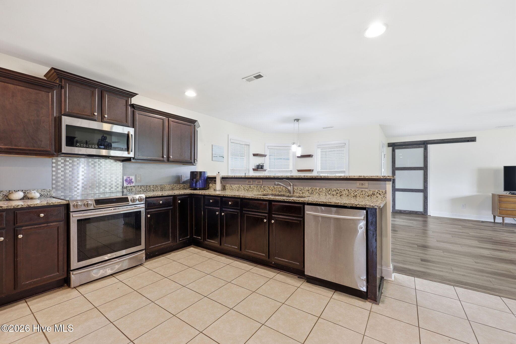 Single Family Residence at 803 Canvas Court, Swansboro, NC 28584, photo 15 of 102