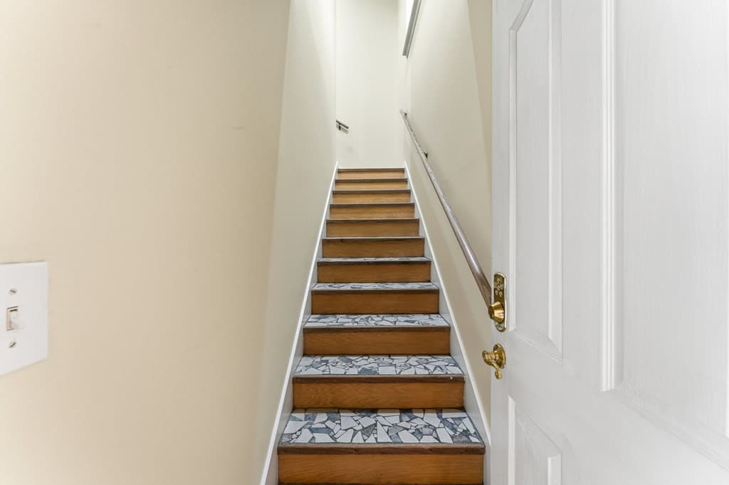 Residential at 286 Mccombs Road, Murphy, NC 28906, photo 14 of 73