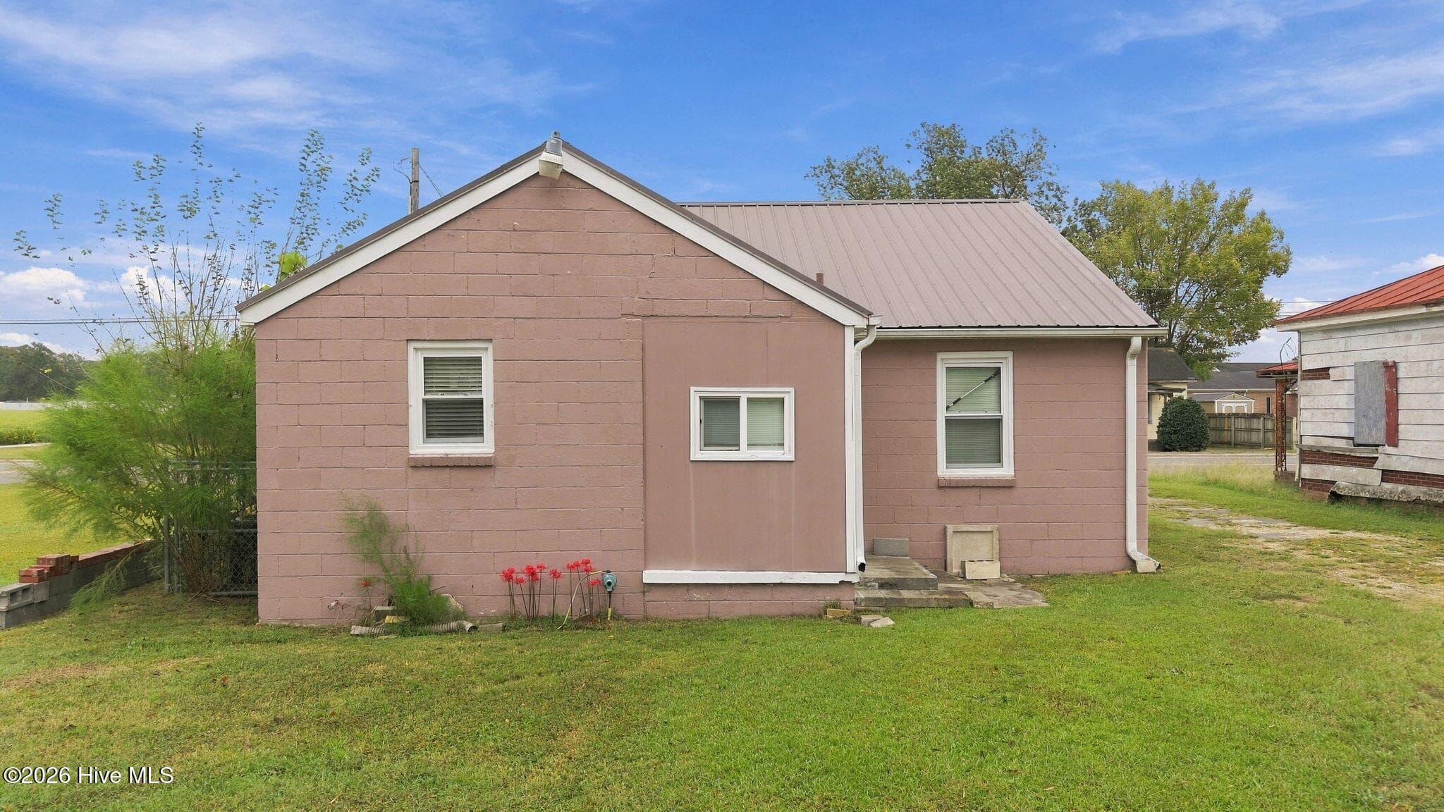 Single Family Residence at 305 N Charles Street, La Grange, NC 28551, photo 7 of 29