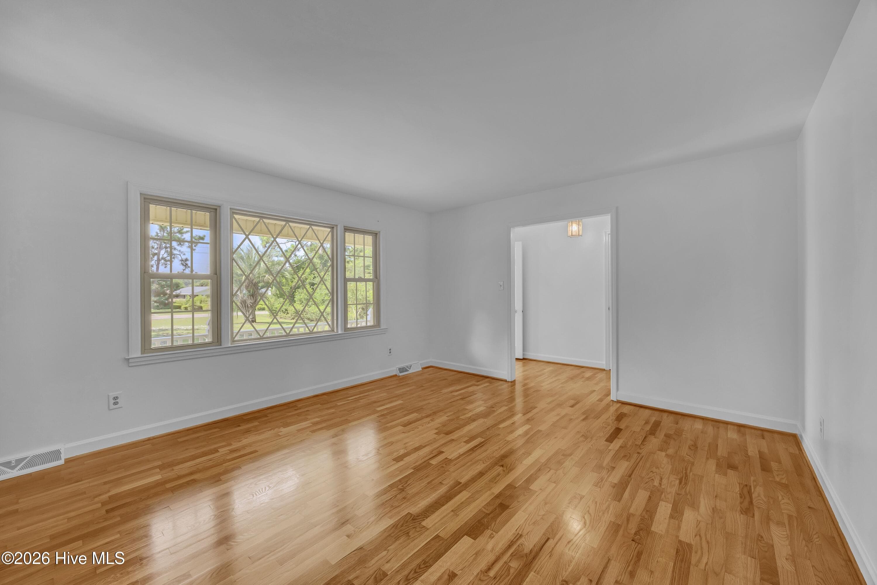 Single Family Residence at 5137 Clear Run Drive, Wilmington, NC 28403, photo 9 of 25