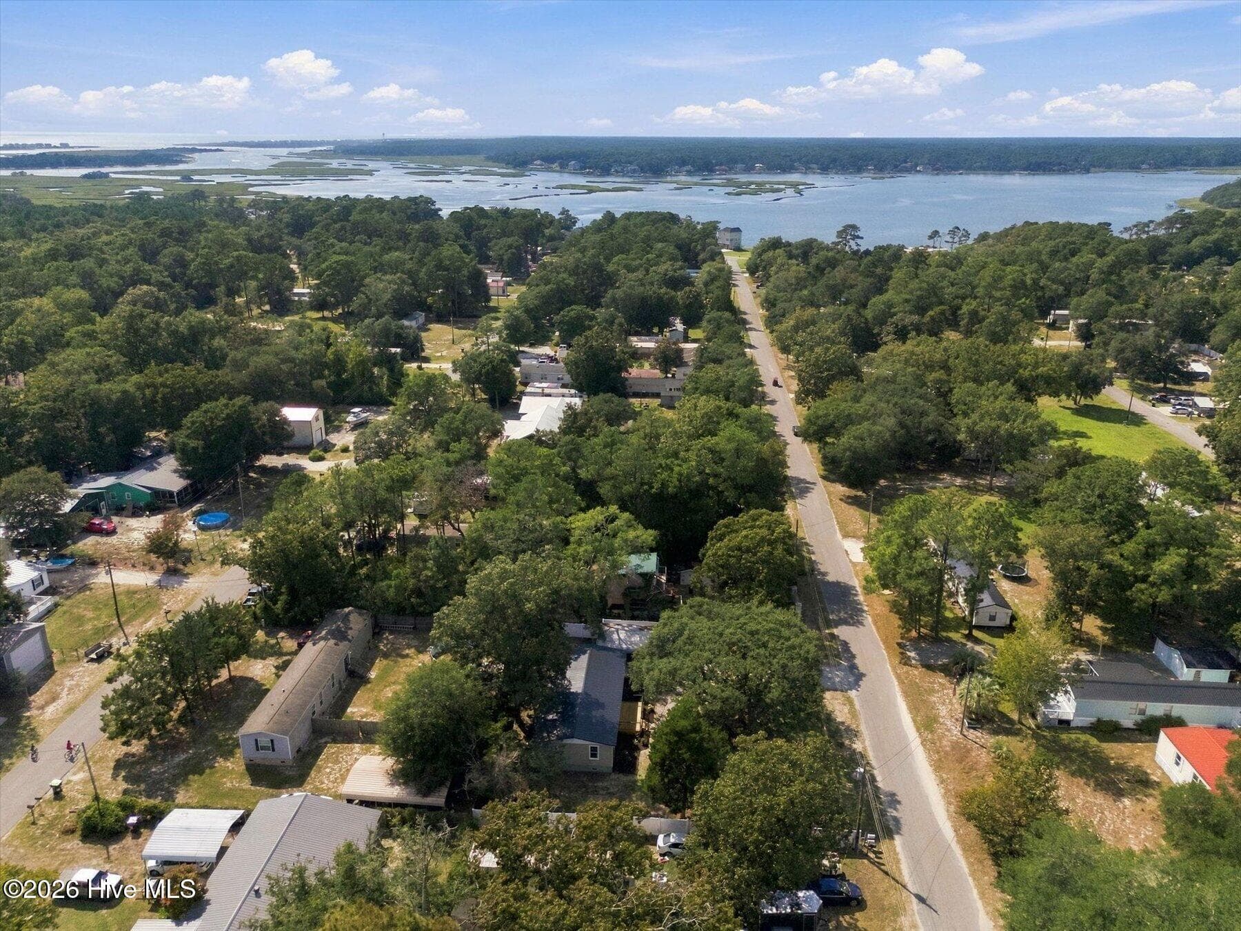 Manufactured Home at 621 Harbor Drive SE, Bolivia, NC 28422, photo 11 of 46