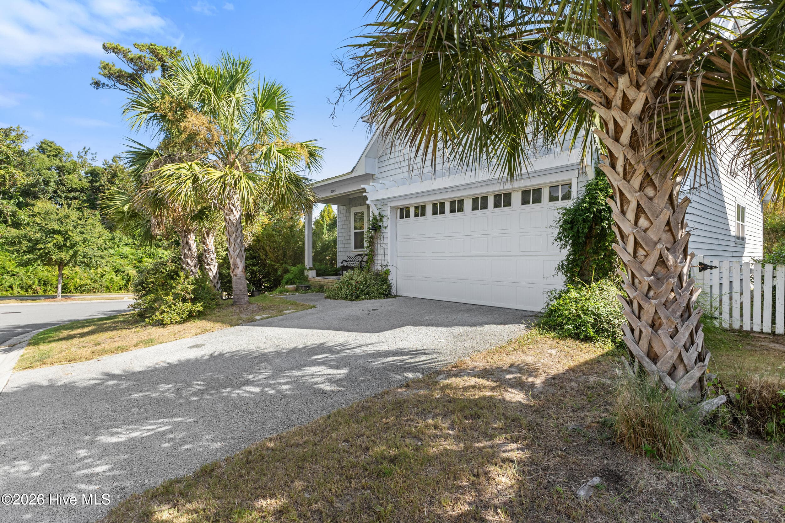 Single Family Residence at 2005 Cane Island Place, Wilmington, NC 28409, photo 2 of 35