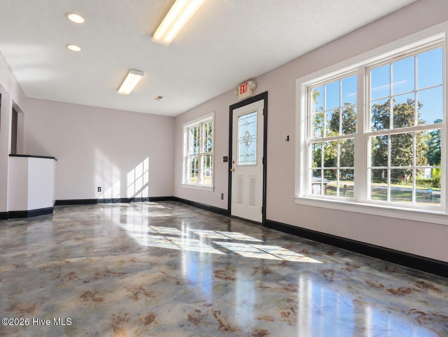 Lobby area - Natural Sunlight - 3133 Vass-carthage Road, Carthage, NC 28327