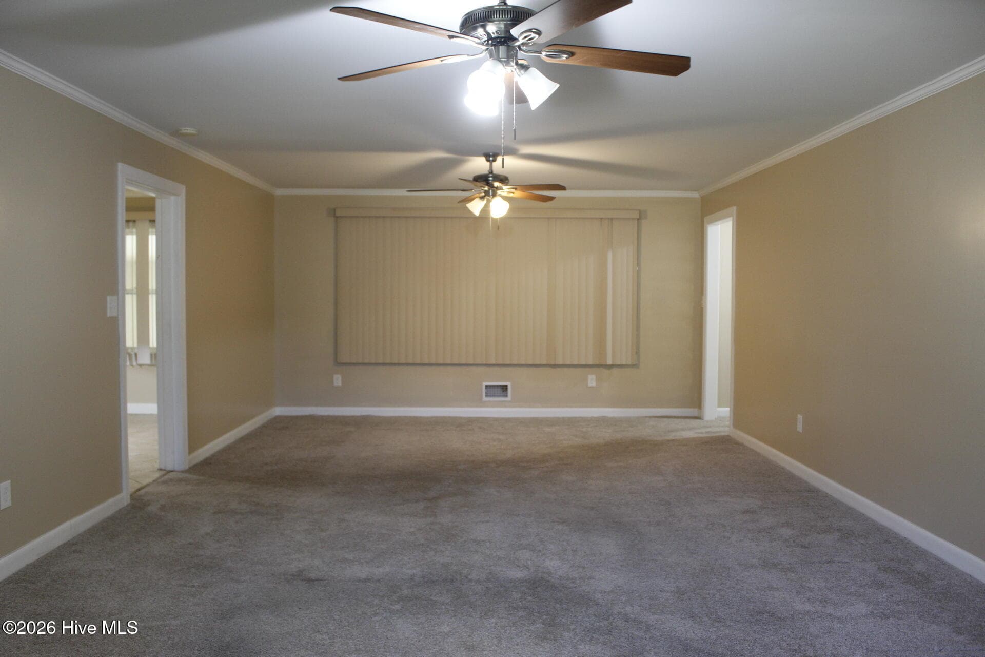Single Family Residence at 2124 Oleander Drive, Wilmington, NC 28403, photo 7 of 32