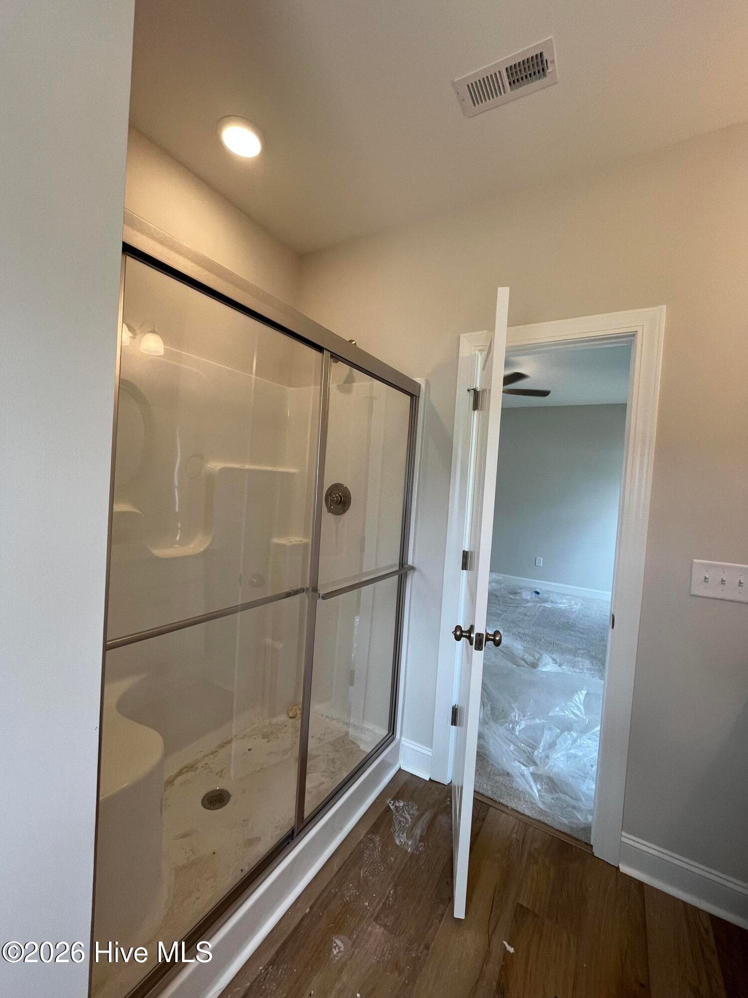 owner bath - 3229 Meadow Drive, Farmville, NC 27828