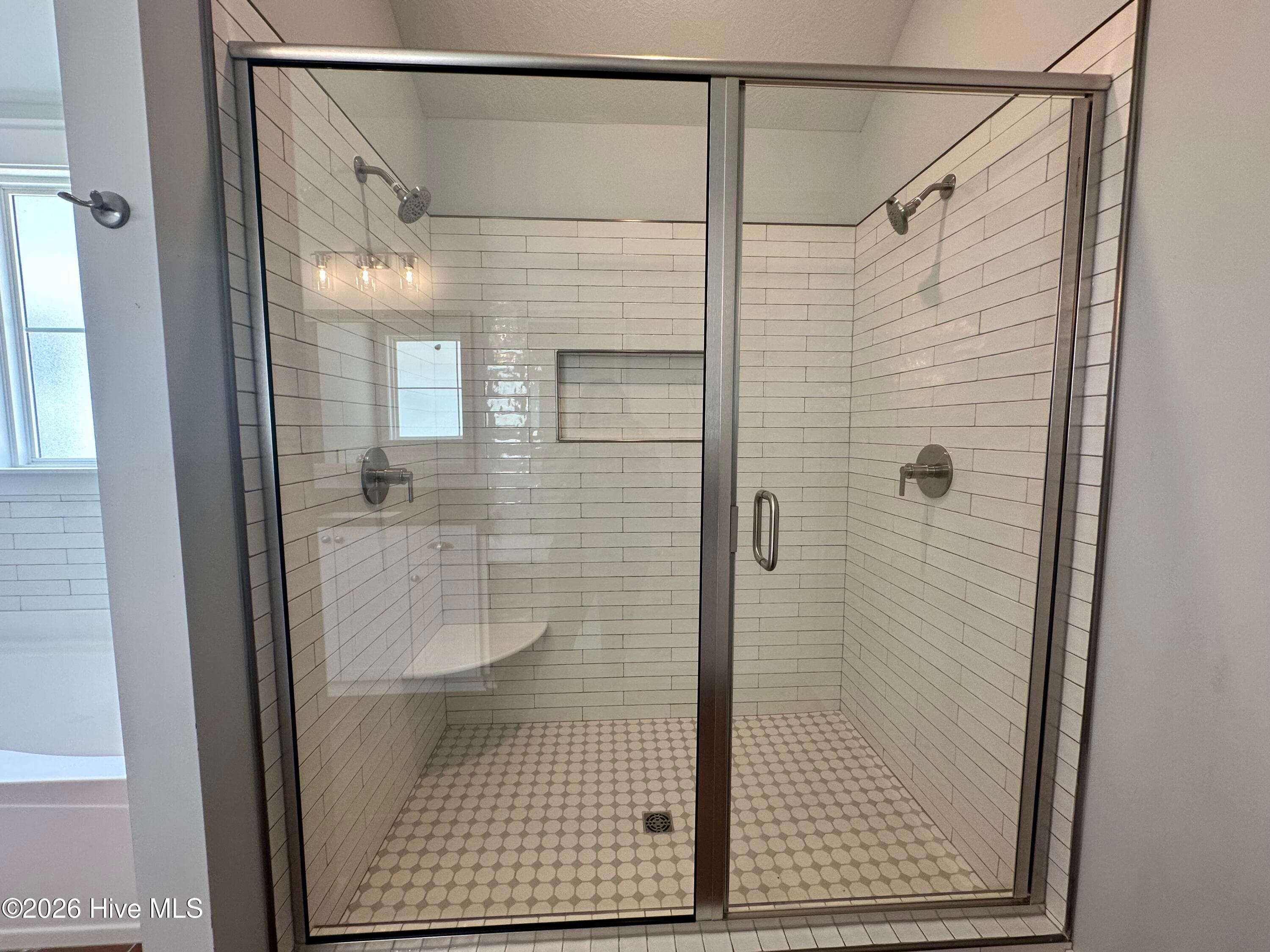 Tiled Shower and Tub Surrou nd - 1096 Bellingham Drive, Beech Island, SC 29842