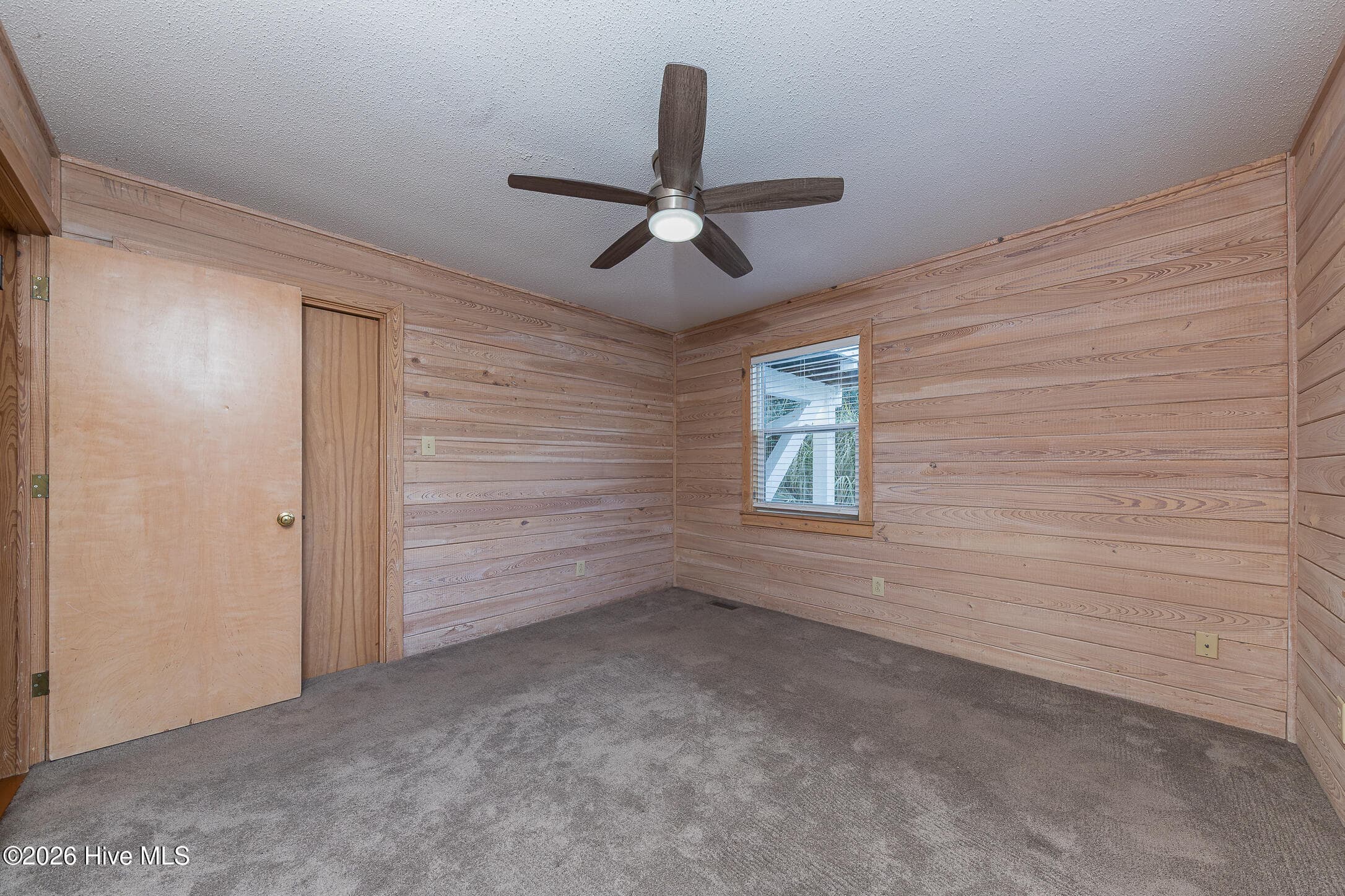 Single Family Residence at 103 Salt Spray Court, Emerald Isle, NC 28594, photo 2 of 2