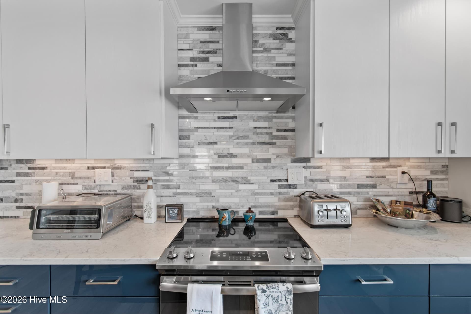 Beautiful tile backsplash. - 2024 Camelot Drive SW, Ocean Isle Beach, NC 28469