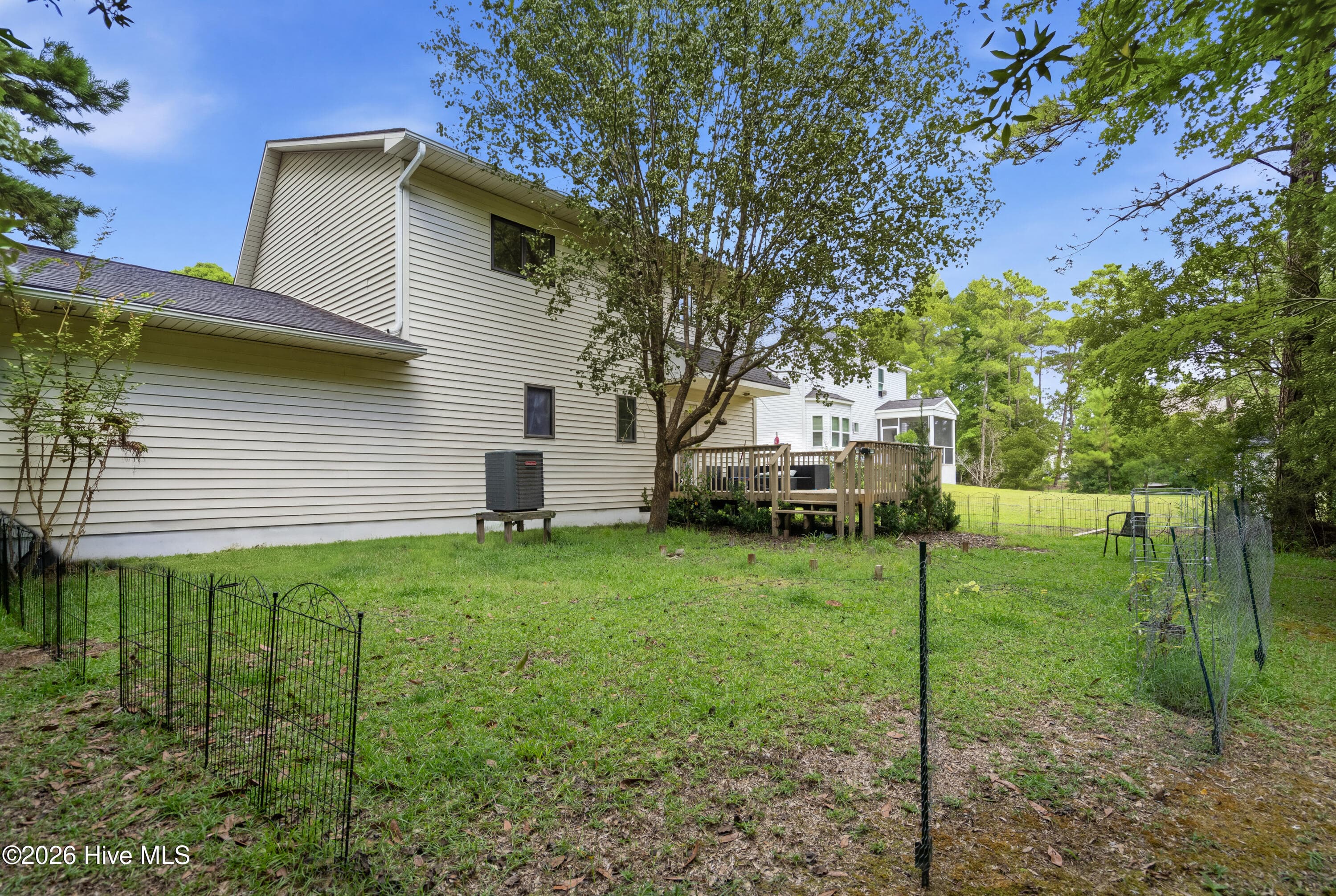 Single Family Residence at 2321 Caracara Drive, New Bern, NC 28560, photo 19 of 23