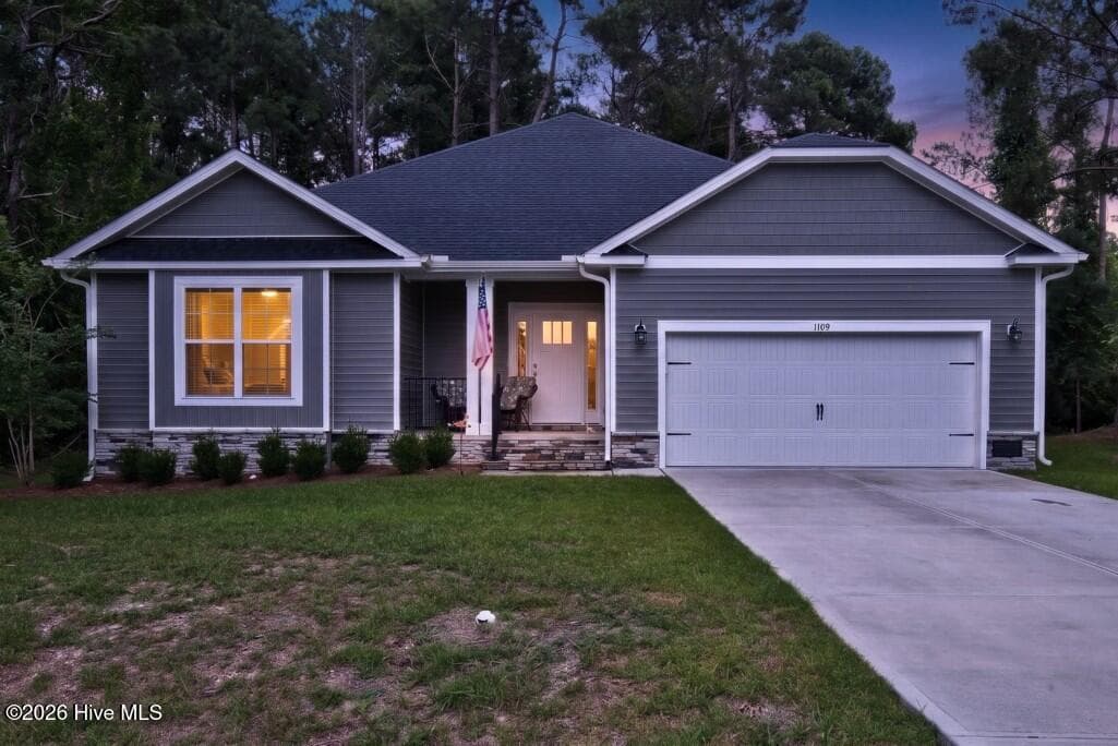 Single Family Residence at 1109 Coral Reef Drive, New Bern, NC 28560, photo 5 of 39