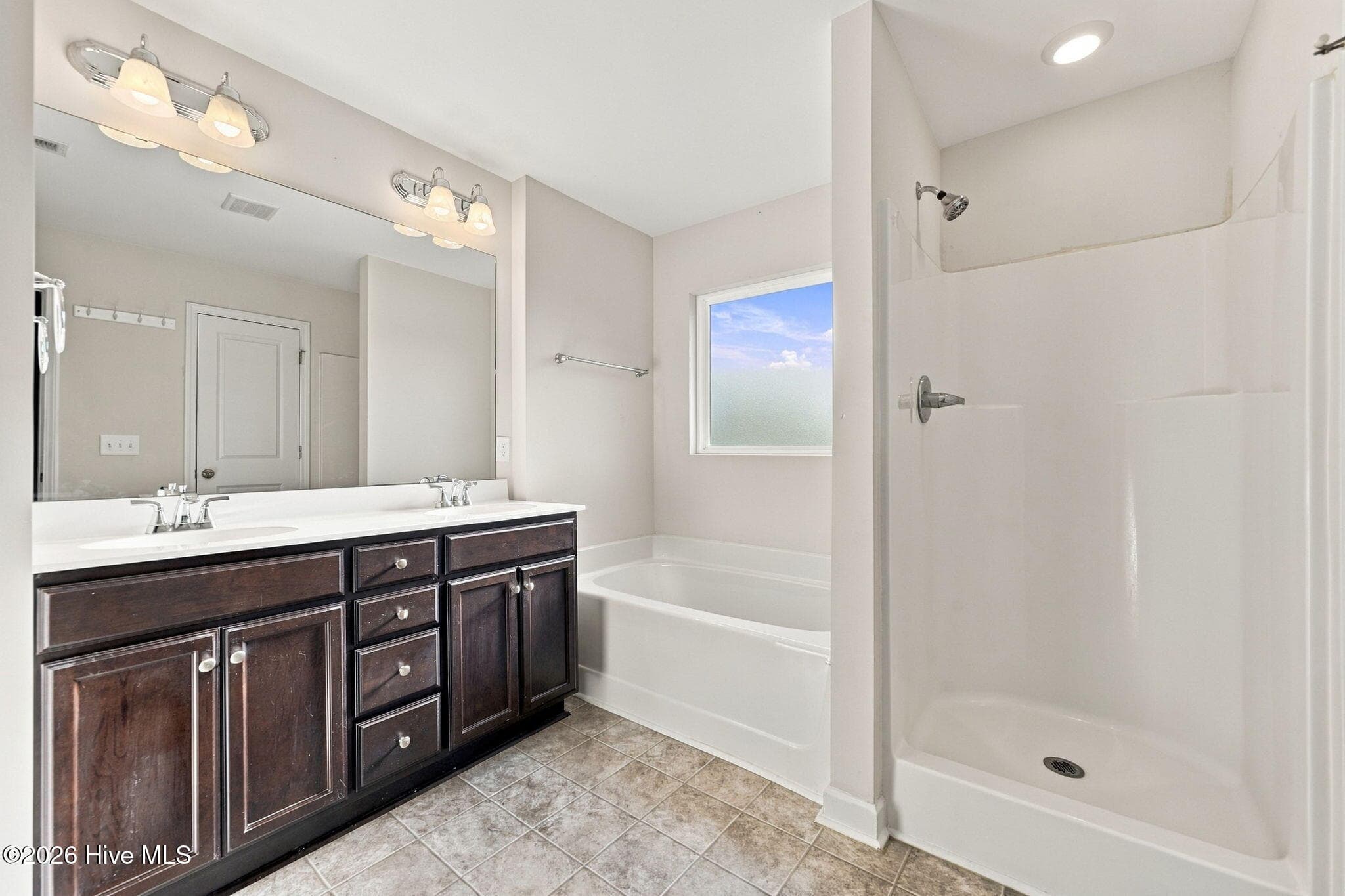 Single Family Residence at 337 James Hedrick Court, Jacksonville, NC 28540, photo 20 of 61