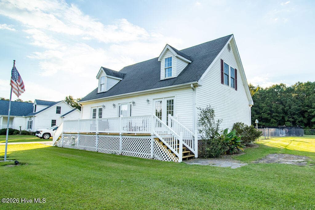 Manufactured Home at 195 Godfrey Boulevard, Havelock, NC 28532, photo 4 of 48