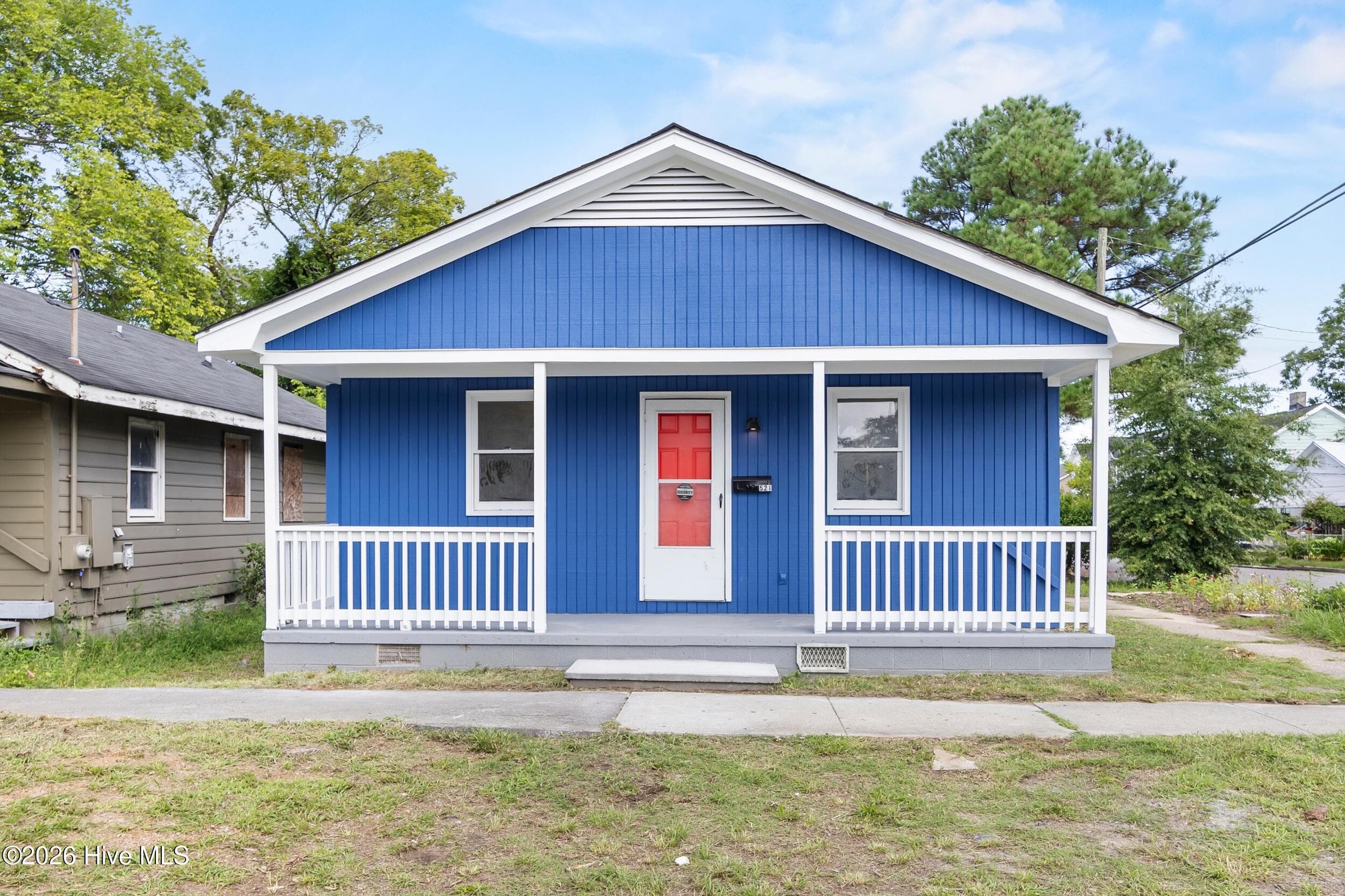 Single Family Residence at 521 Swann Street, Wilmington, NC 28401, photo 3 of 36