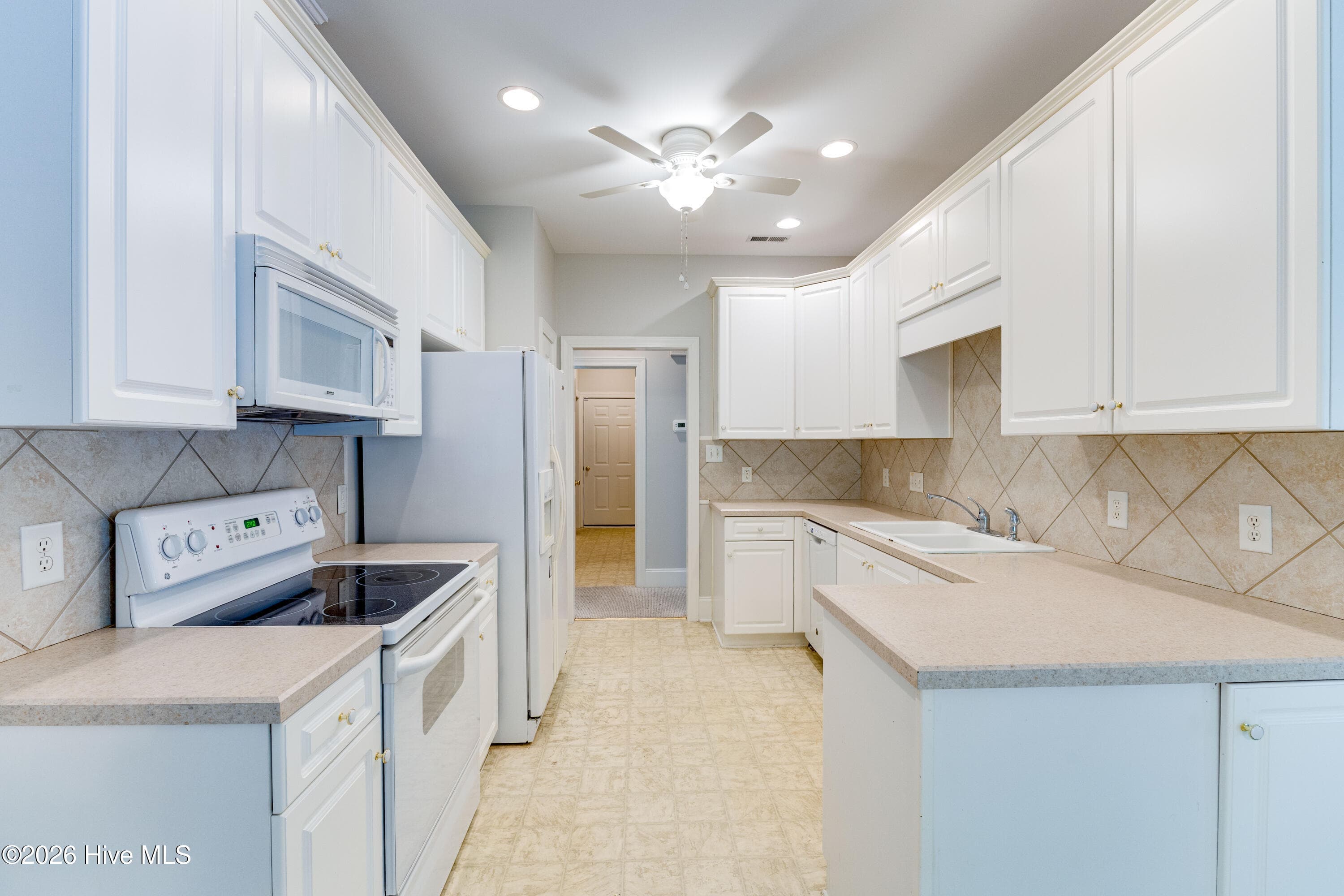 Single Family Residence at 207 Inda Way, Washington, NC 27889, Washington, photo 4 of 41
