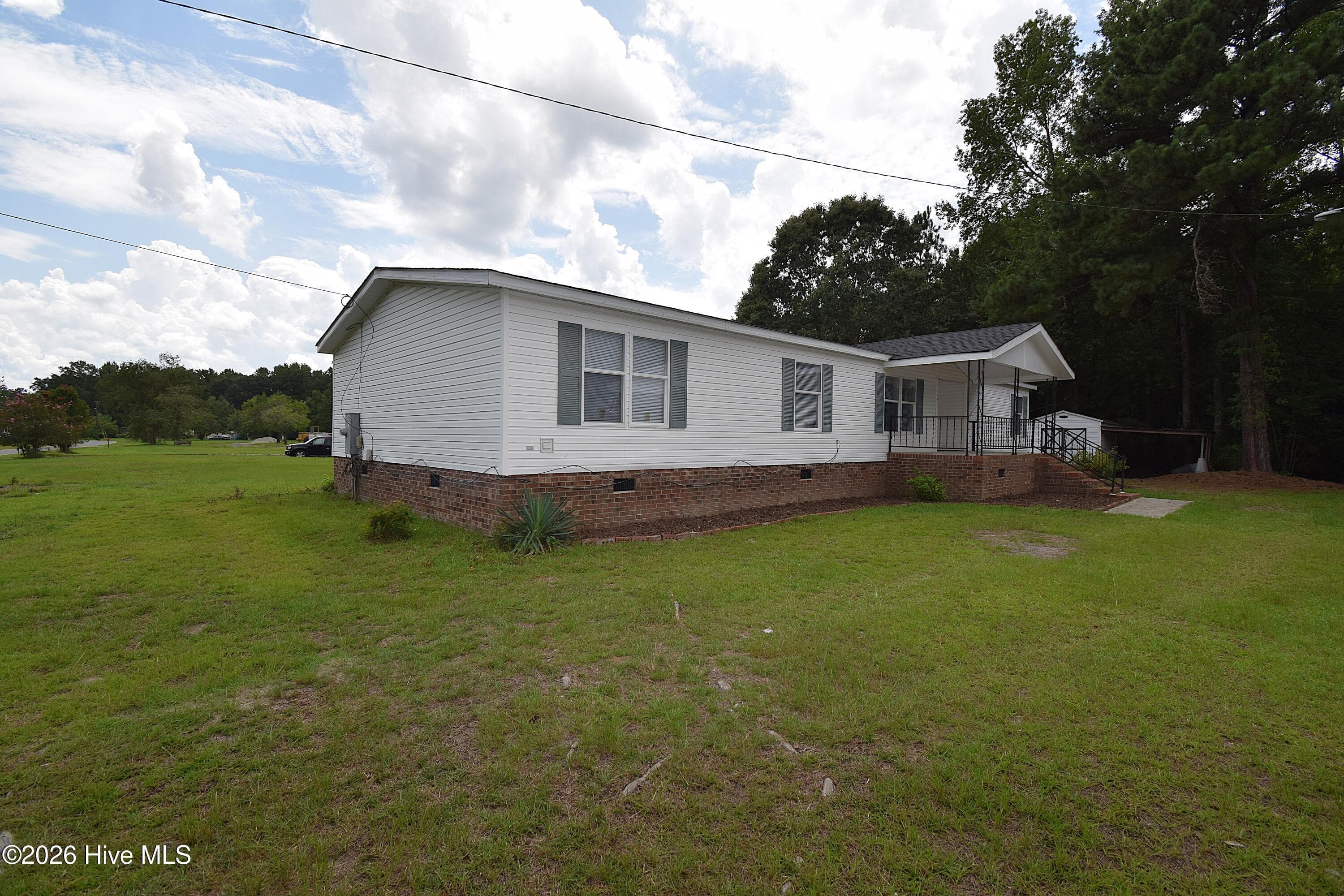 Manufactured Home at 220 Main Street, Grifton, NC 28530, photo 3 of 59