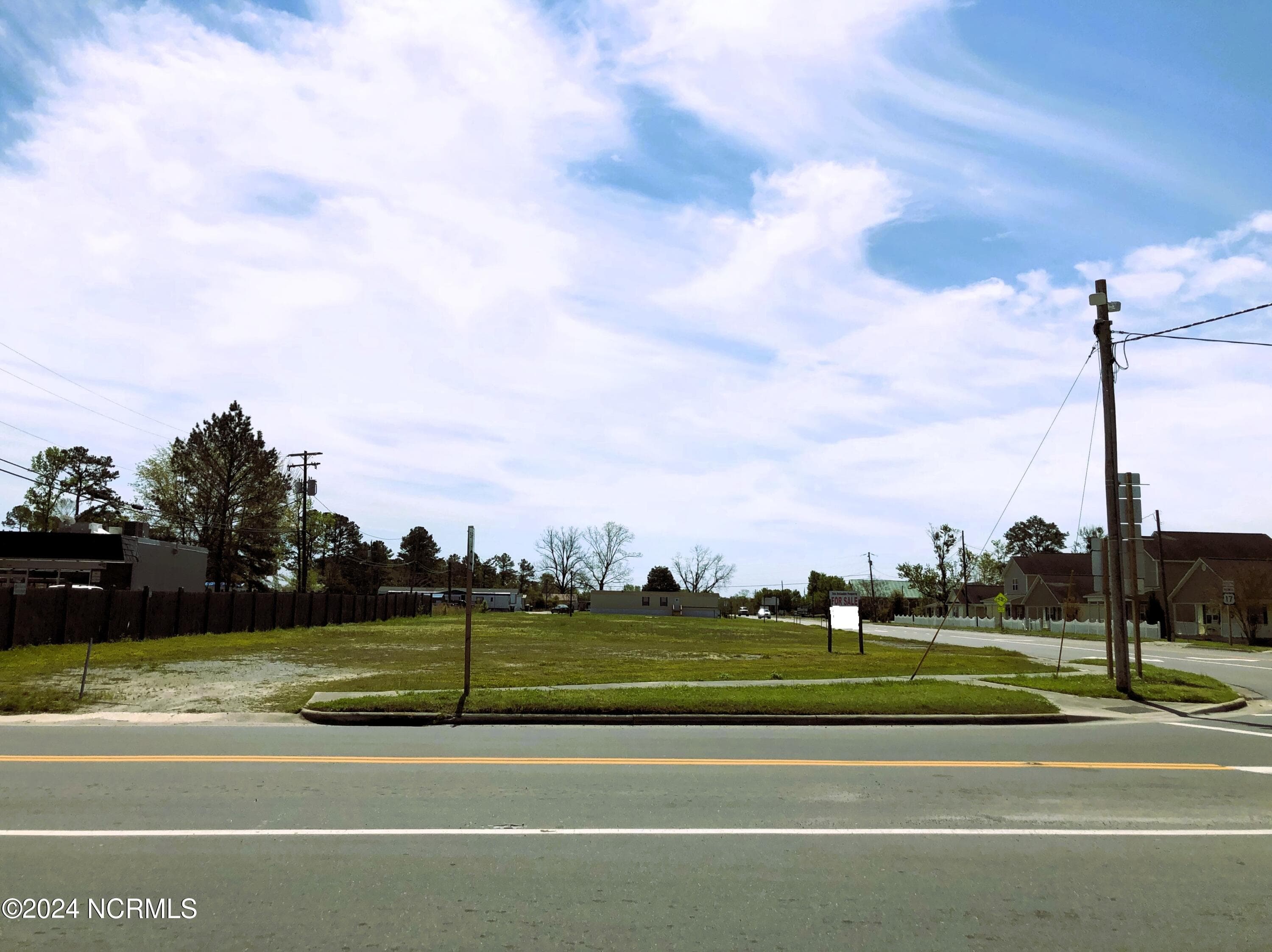 Unimproved Land at 803/805 Main Street, Maysville, NC 28555, photo 3 of 5