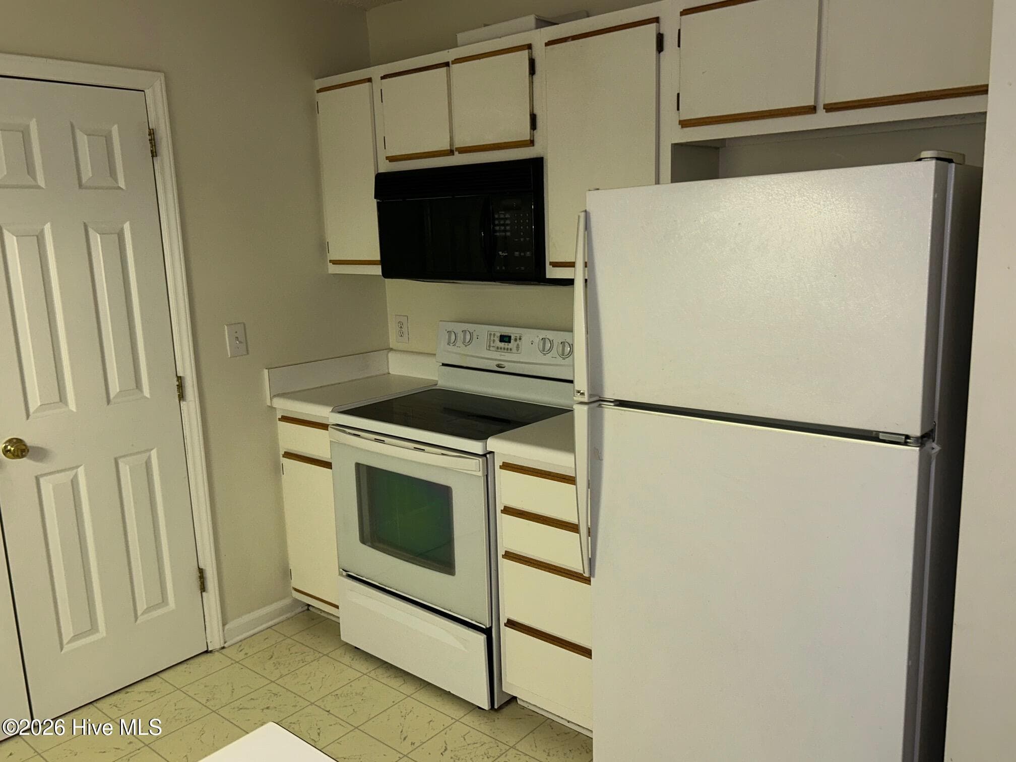 Condominium at 116 Breezewood Drive H, Greenville, NC 27858, photo 5 of 13