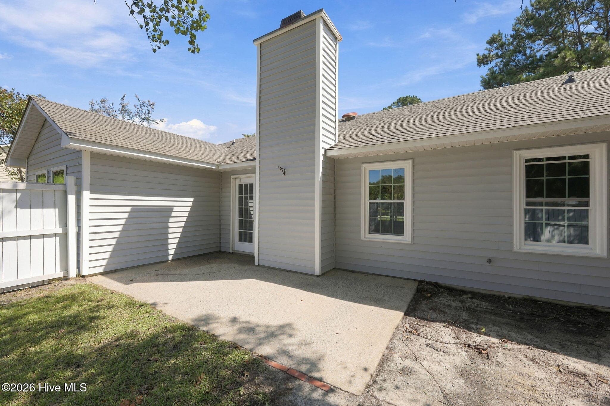 Single Family Residence at 4511 Rivershore Drive, New Bern, NC 28560, photo 15 of 52