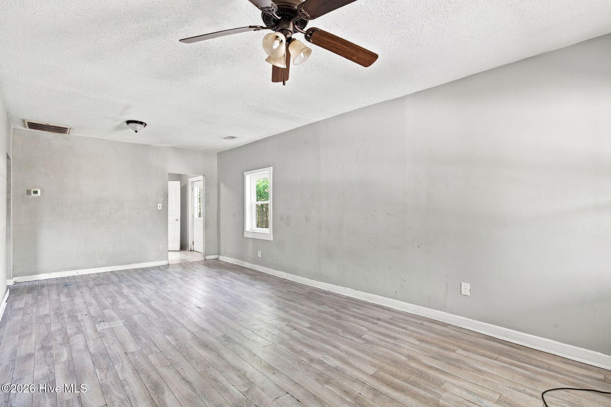 Single Family Residence at 1314 Glenn Street, Wilmington, NC 28401, photo 5 of 38