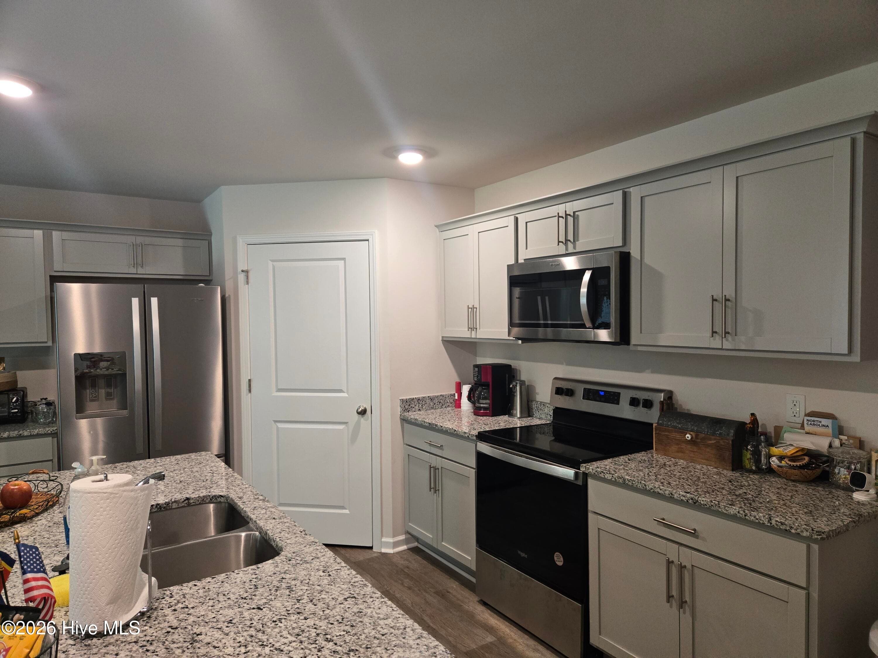 Single Family Residence at 301 Stratton Place, Washington, NC 27889, photo 3 of 12