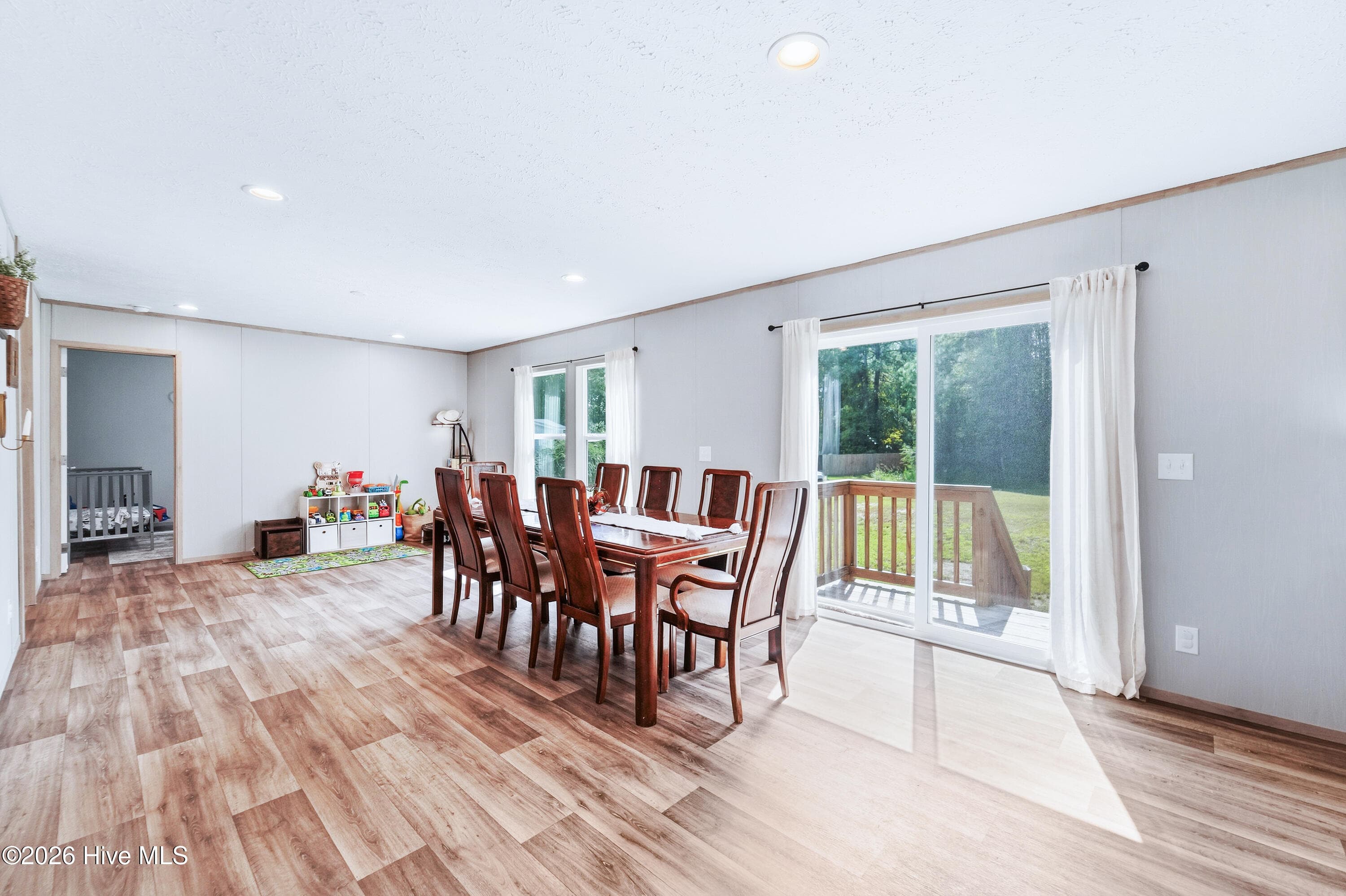 DINING - 856 Old 30 Road, Jacksonville, NC 28546