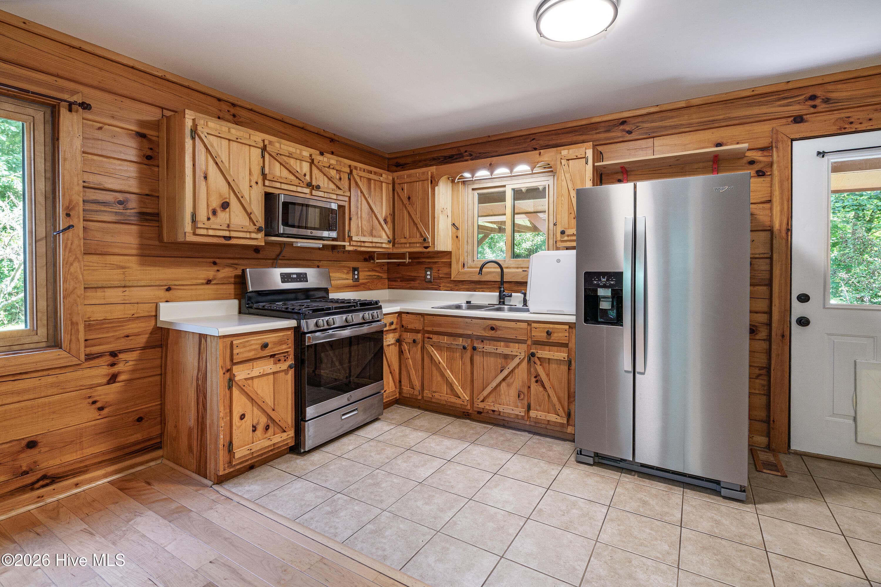 Single Family Residence at 44 Red Wolf Trail, Blairsville, GA 30512, photo 5 of 46
