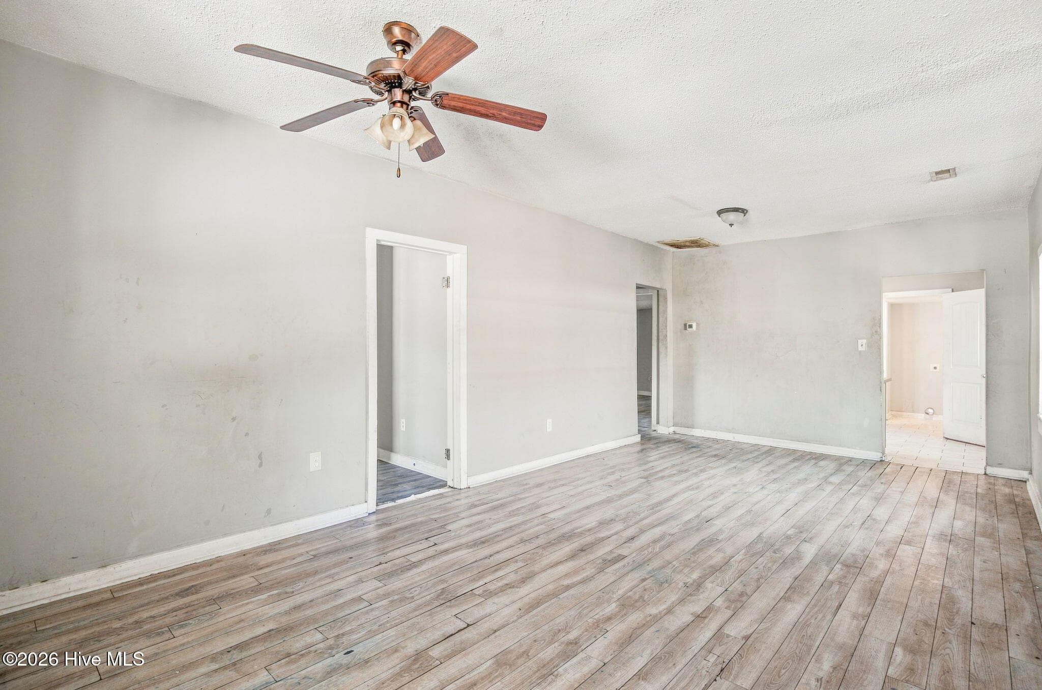 Single Family Residence at 1314 Glenn Street, Wilmington, NC 28401, photo 6 of 38
