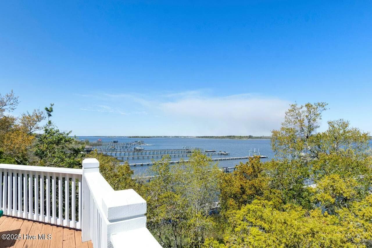 MBR Deck Sound View - 7012 Sound Drive, Emerald Isle, NC 28594