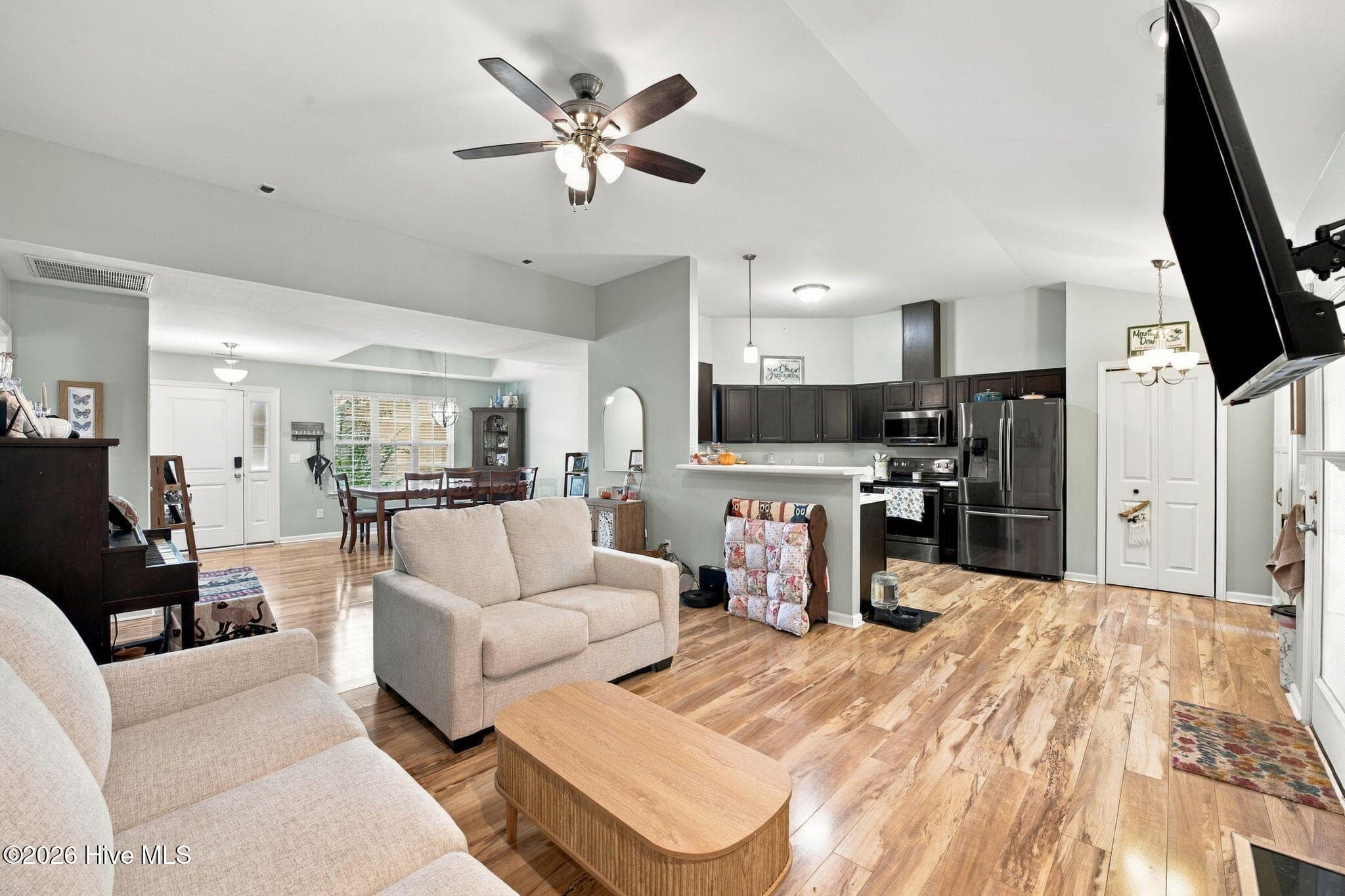 Single Family Residence at 104 Lynden Lane, New Bern, NC 28560, photo 19 of 51