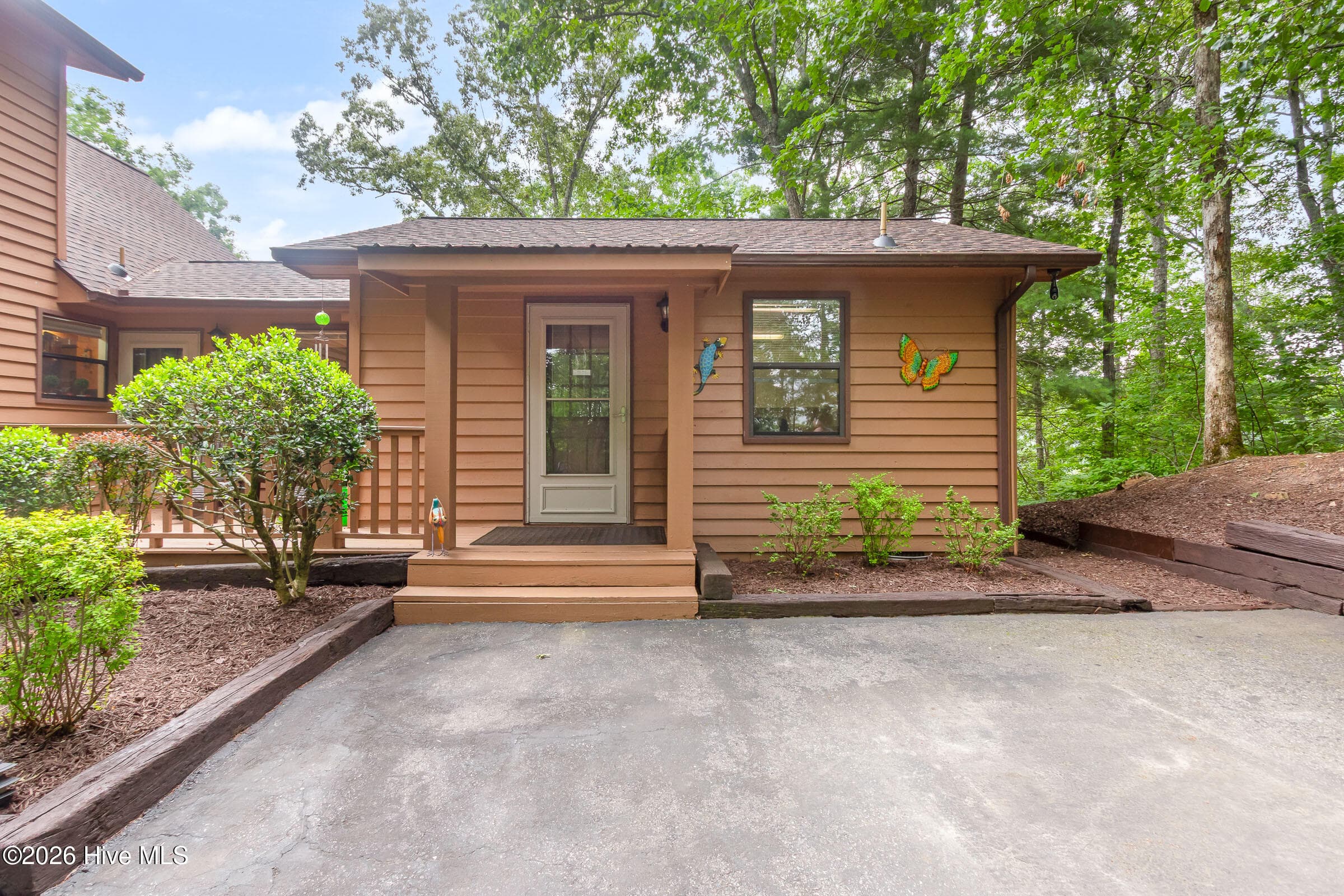 Single Family Residence at 620 Cardinal Road, Murphy, NC 28906, photo 3 of 70