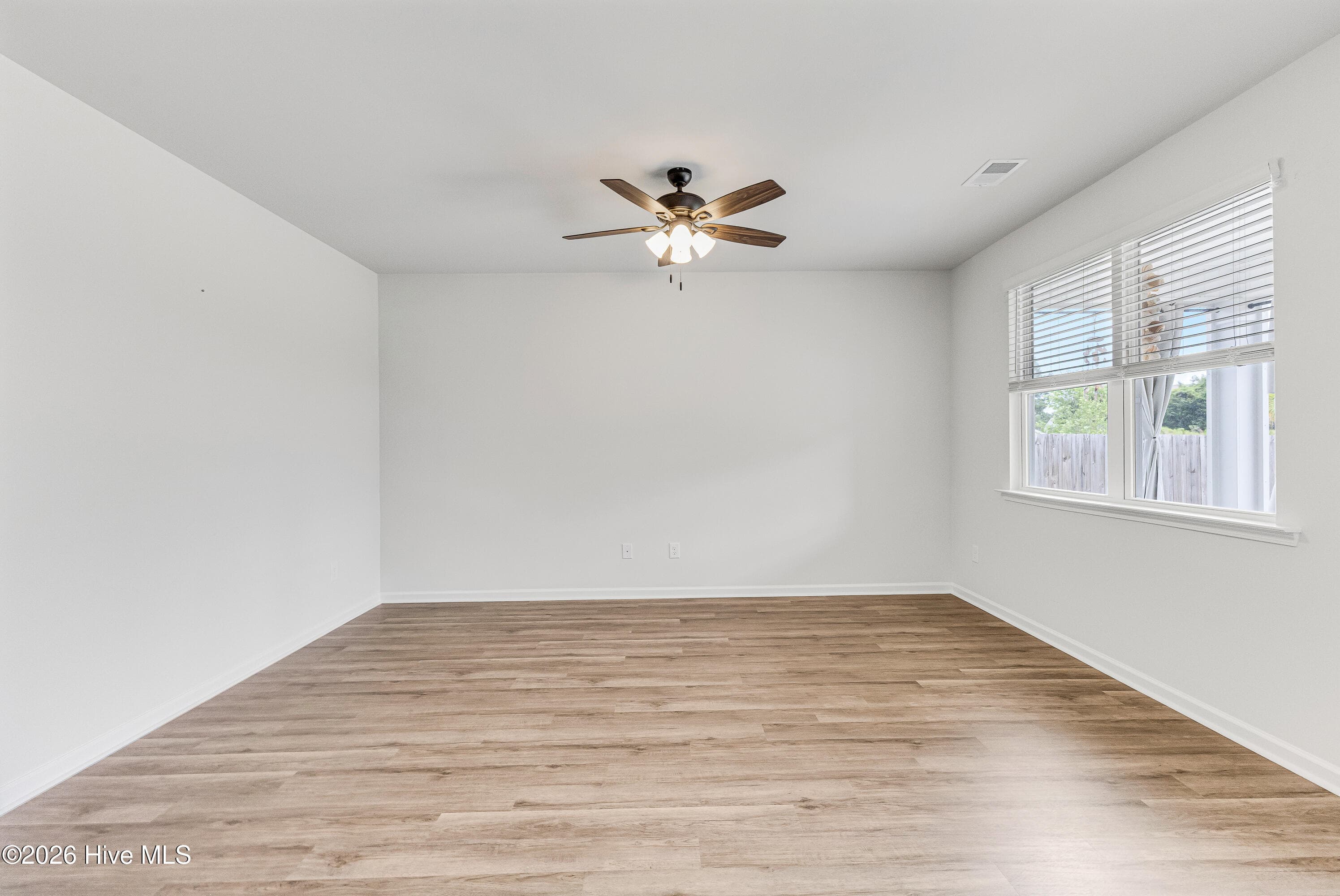 Single Family Residence at 1038 Burled Oak Ridge Loop SE, Bolivia, NC 28422, photo 15 of 91