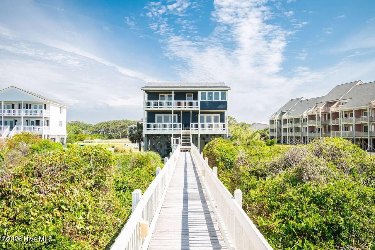 Single Family Residence at 101 Martin Lane, Oak Island, NC 28465, photo 18 of 58