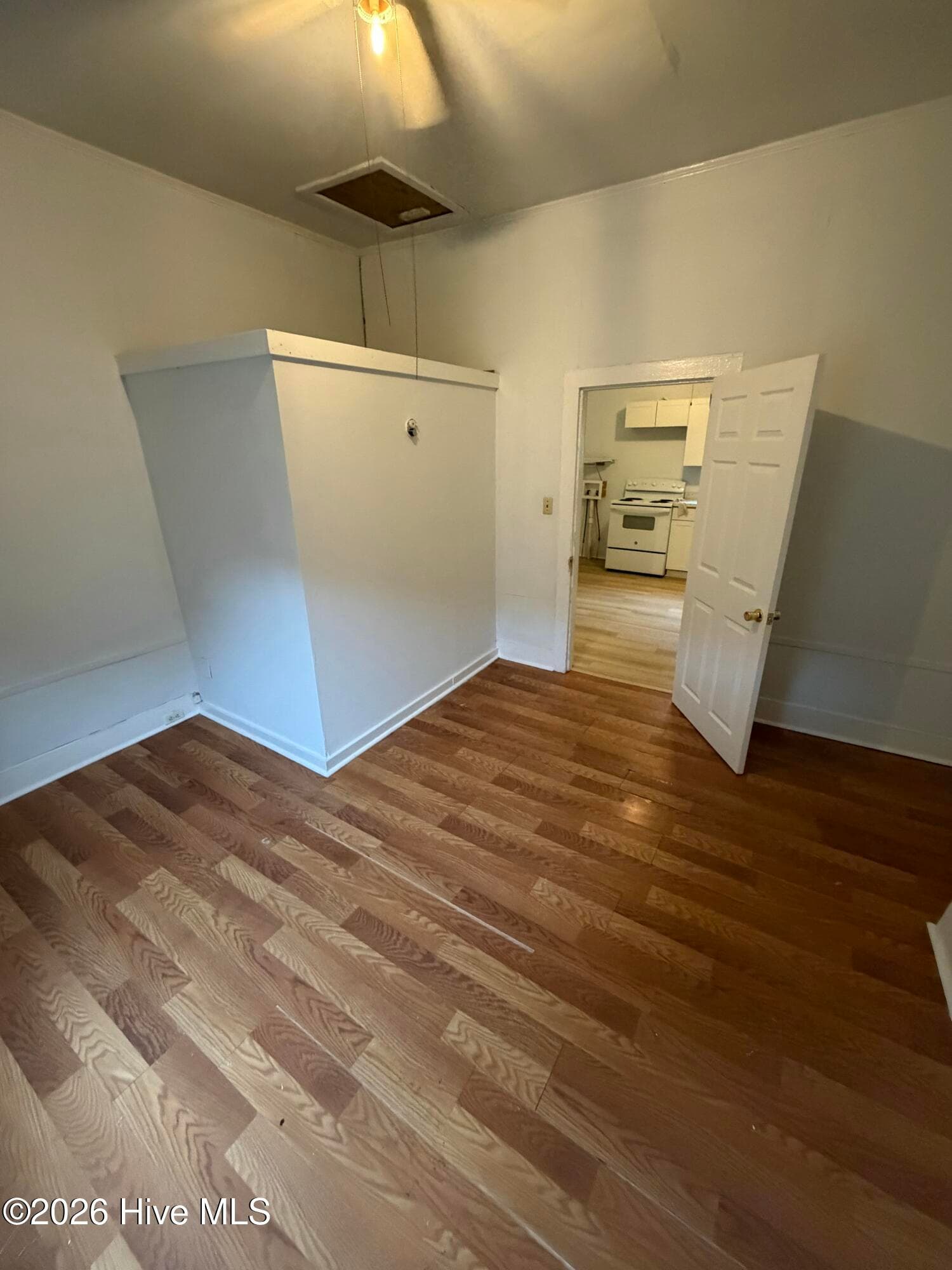 Single Family Residence at 317 Queen Street, Wilmington, NC 28401, photo 7 of 14