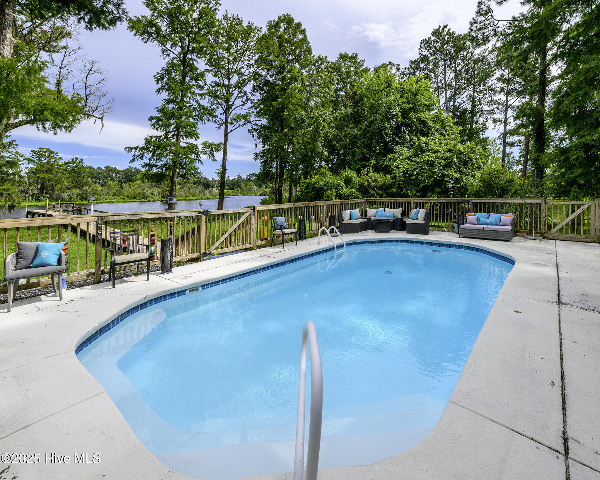 Single Family Residence at 210 Gangplank Road, New Bern, NC 28562, photo 70 of 86