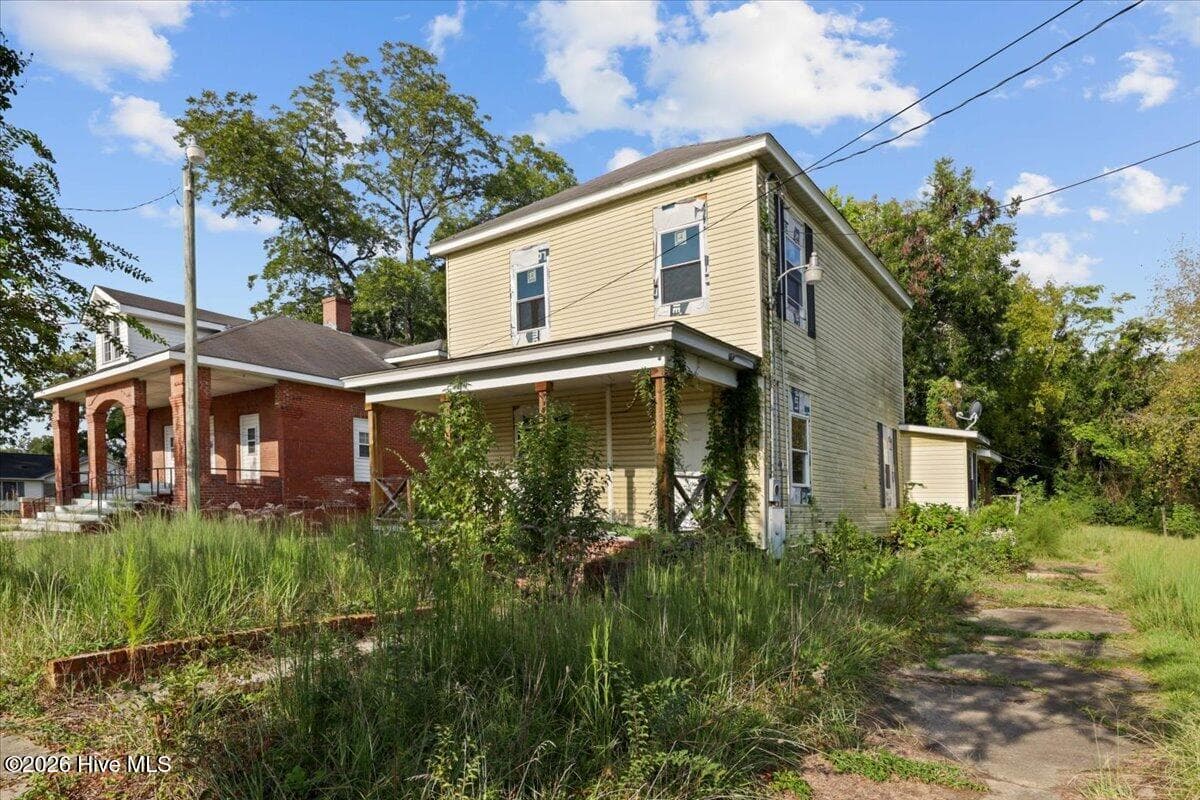 Single Family Residence at 117 S Georgia Avenue, Goldsboro, NC 27530, photo 3 of 18
