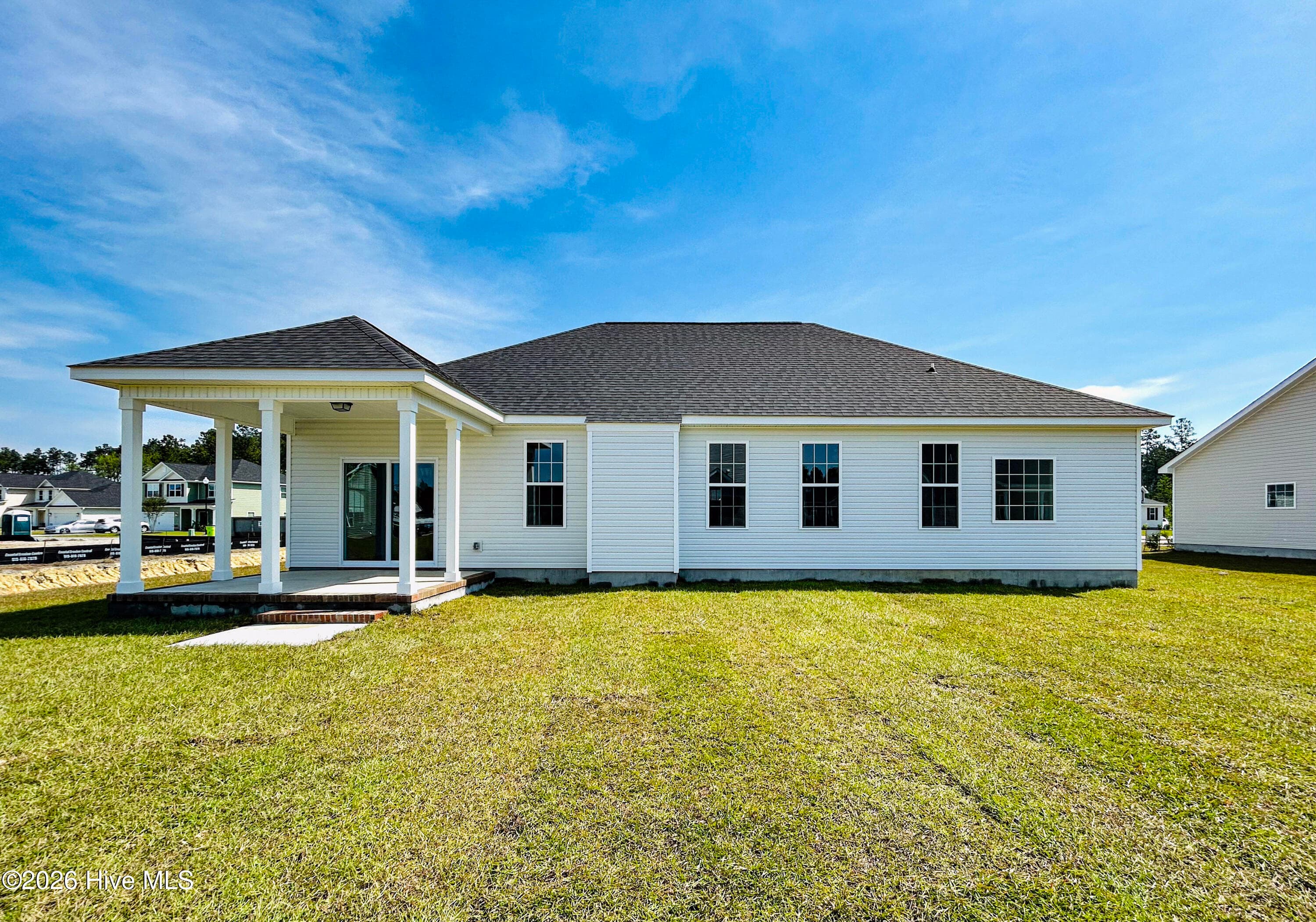 Single Family Residence at 824 Hidden Bridge Drive, Jacksonville, NC 28546, photo 9 of 54
