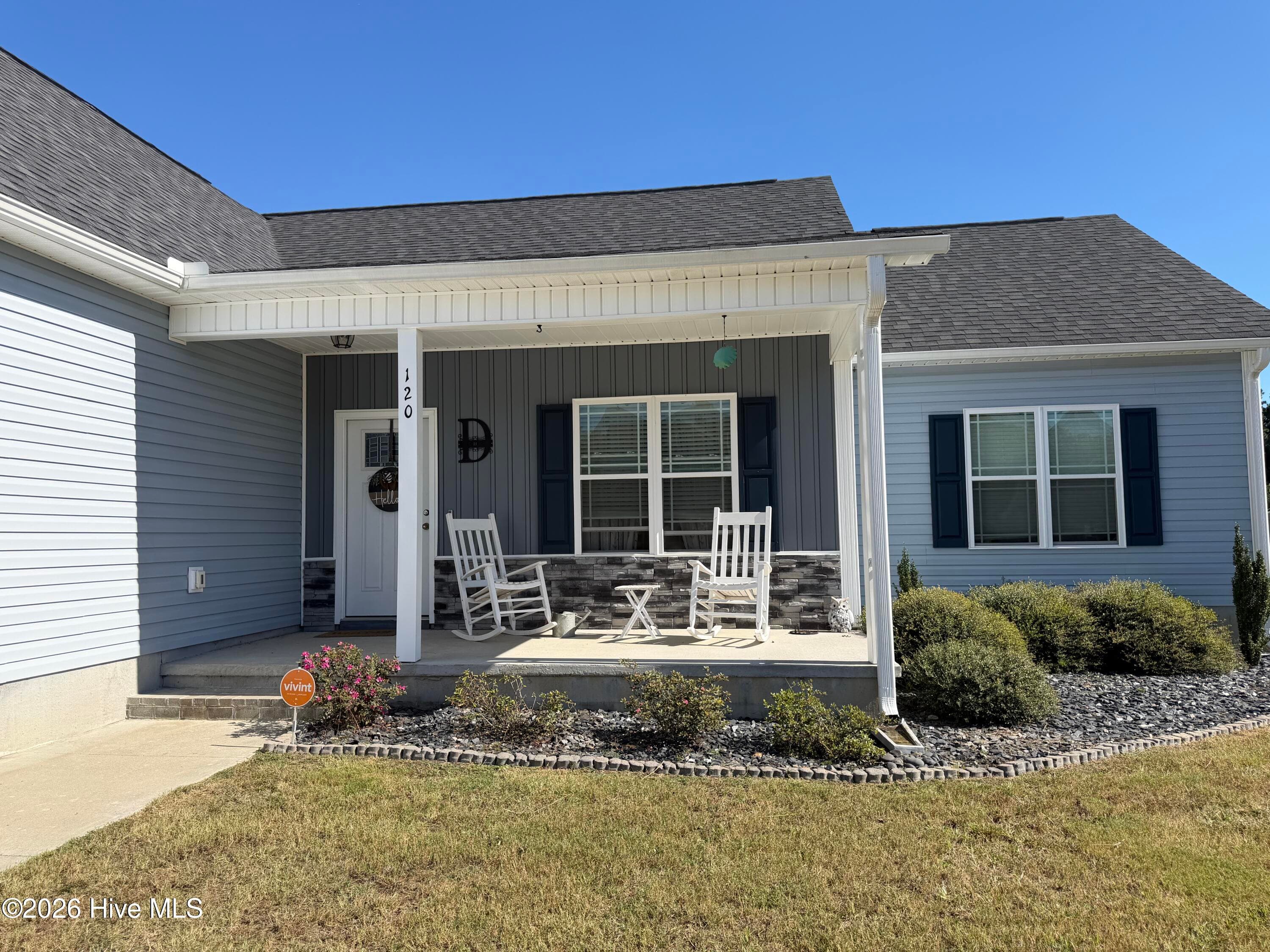 Single Family Residence at 120 Pembury Way, Richlands, NC 28574, photo 7 of 75