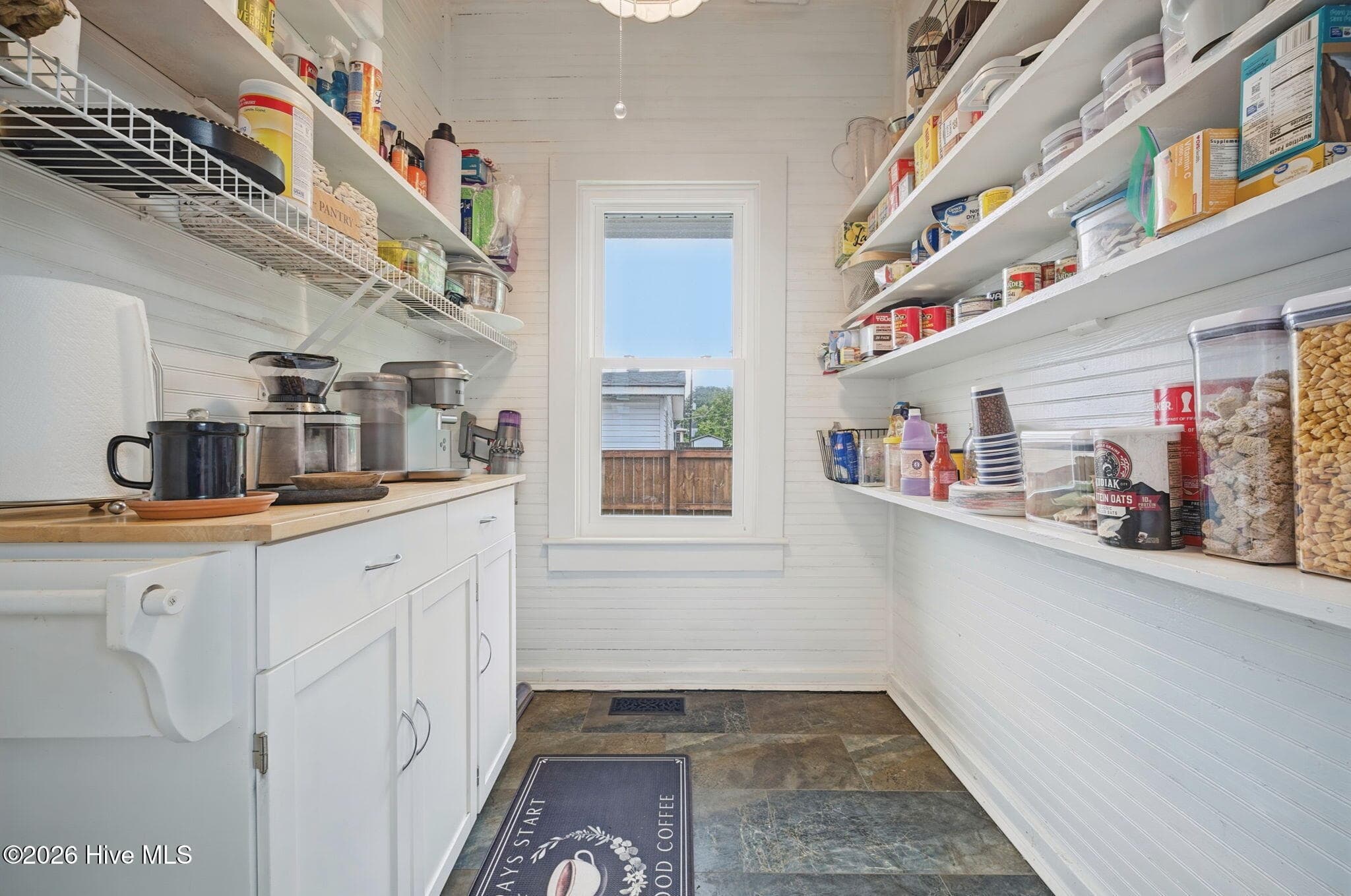 pantry - 409 Cedar Street, Elizabeth City, NC 27909