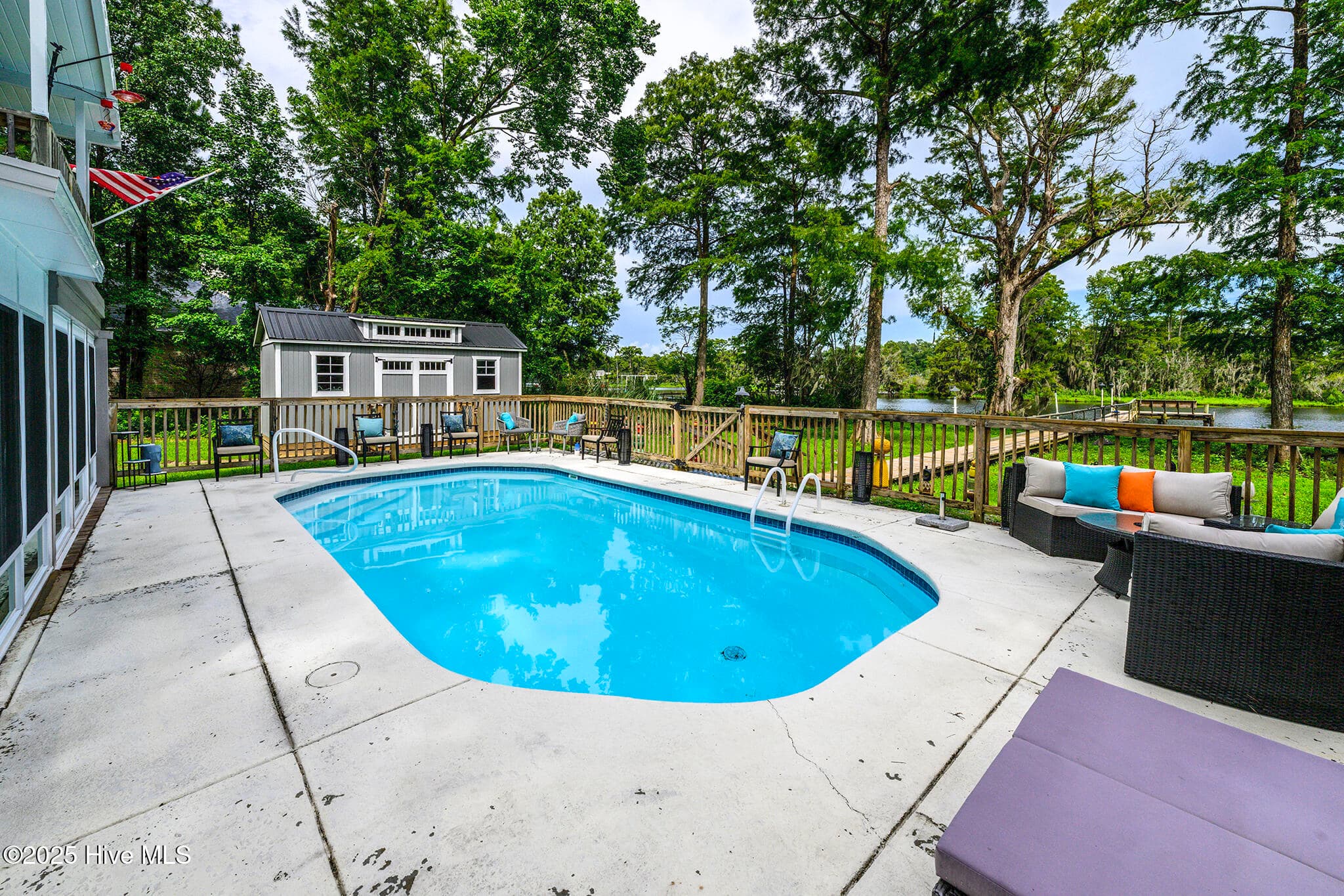 Single Family Residence at 210 Gangplank Road, New Bern, NC 28562, photo 6 of 86