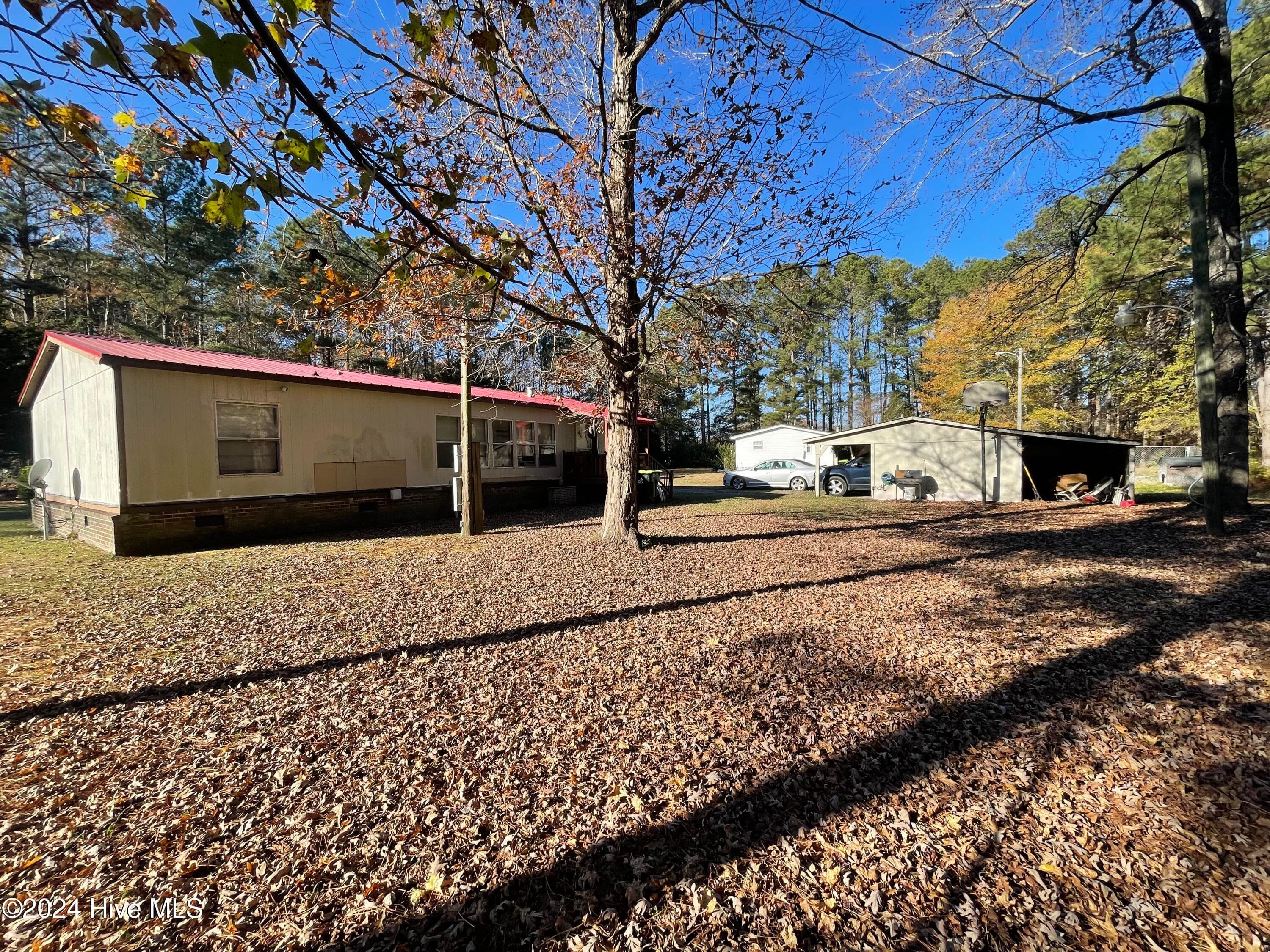 Manufactured Home at 1109 Beegee Lane, Williamston, NC 27892, Williamston, photo 5 of 32