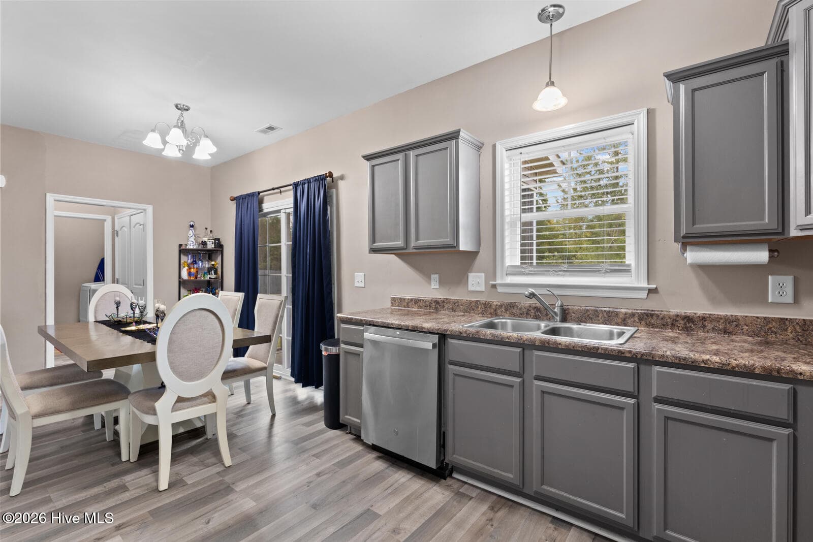 Single Family Residence at 219 Hidden Oaks Drive, Jacksonville, NC 28546, photo 13 of 29