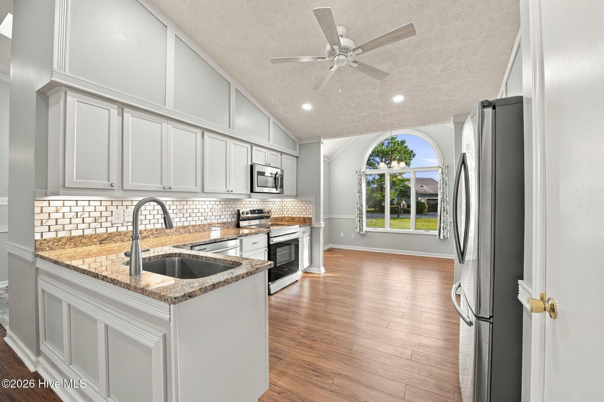 Single Family Residence at 6207 Gondolier Drive, New Bern, NC 28560, photo 5 of 49